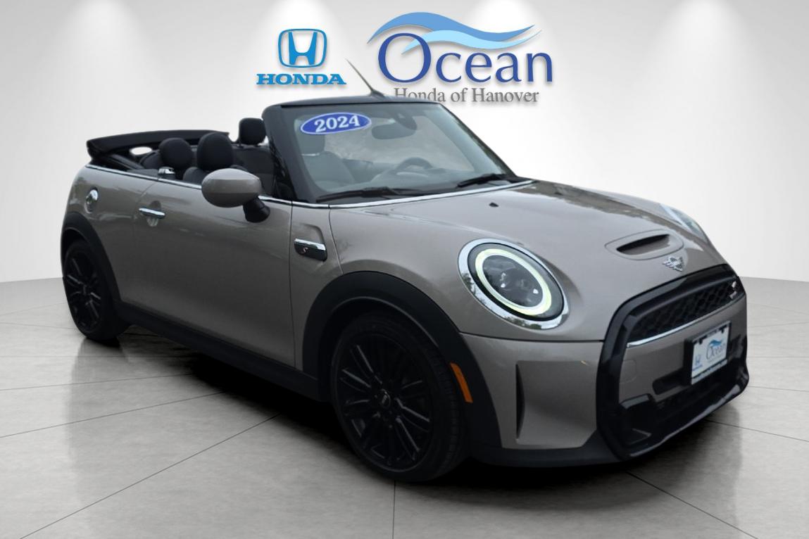 2024 MINI Convertible Cooper S's photo