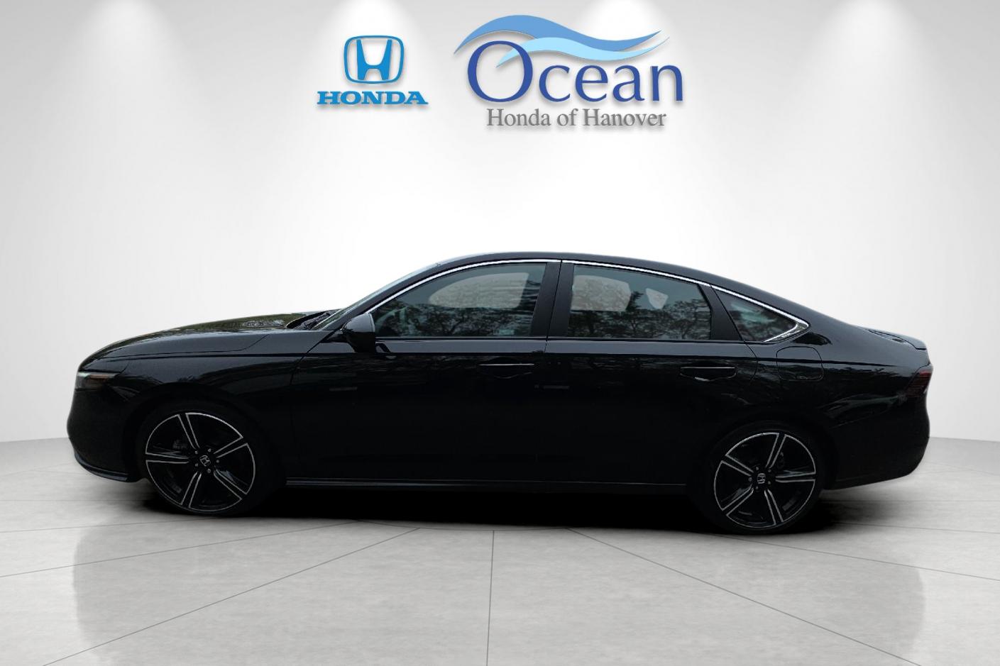Used 2025 Crystal Black Pearl Honda Sport image 6
