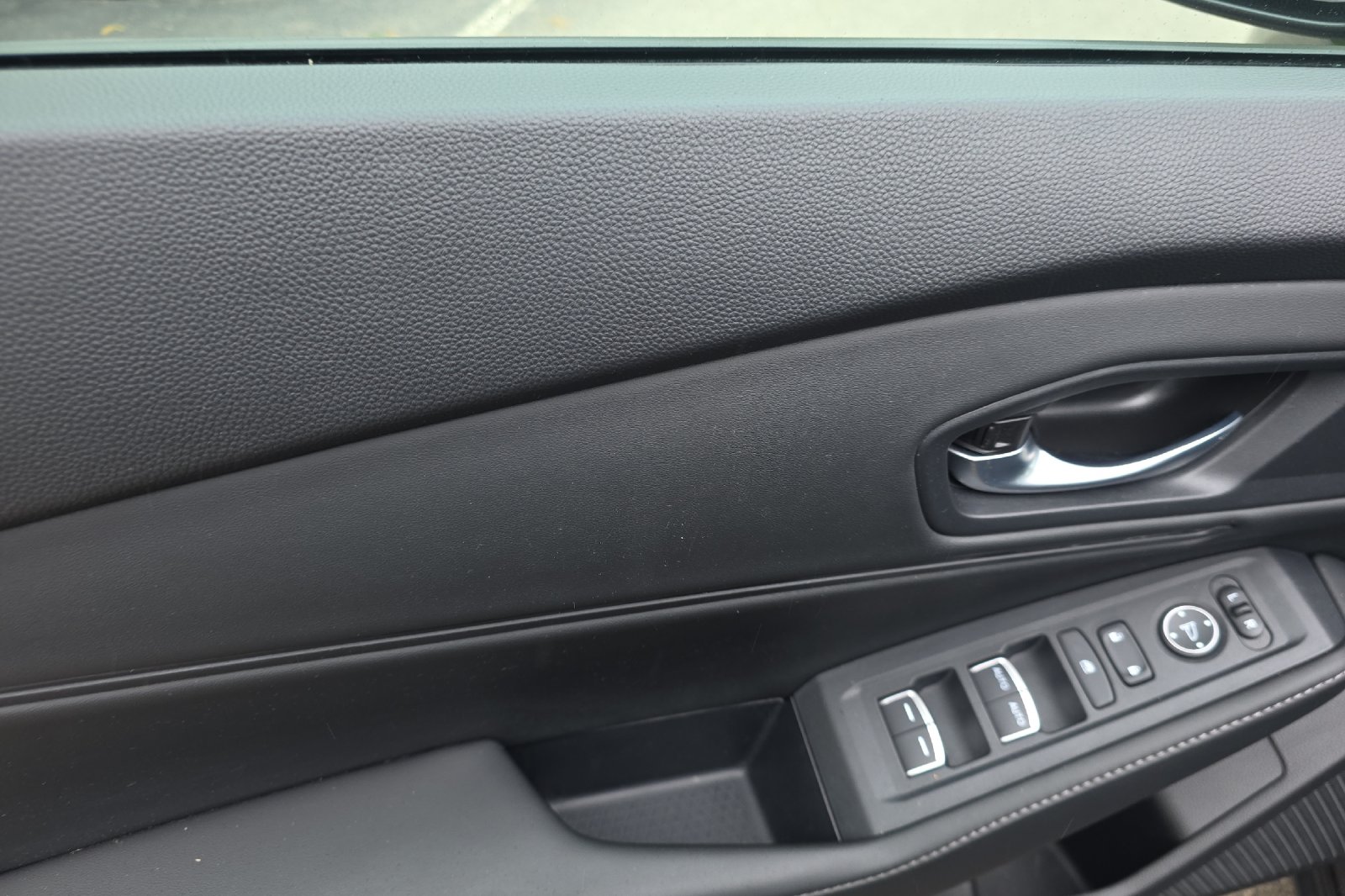 Used 2025 Crystal Black Pearl Honda Sport image 12