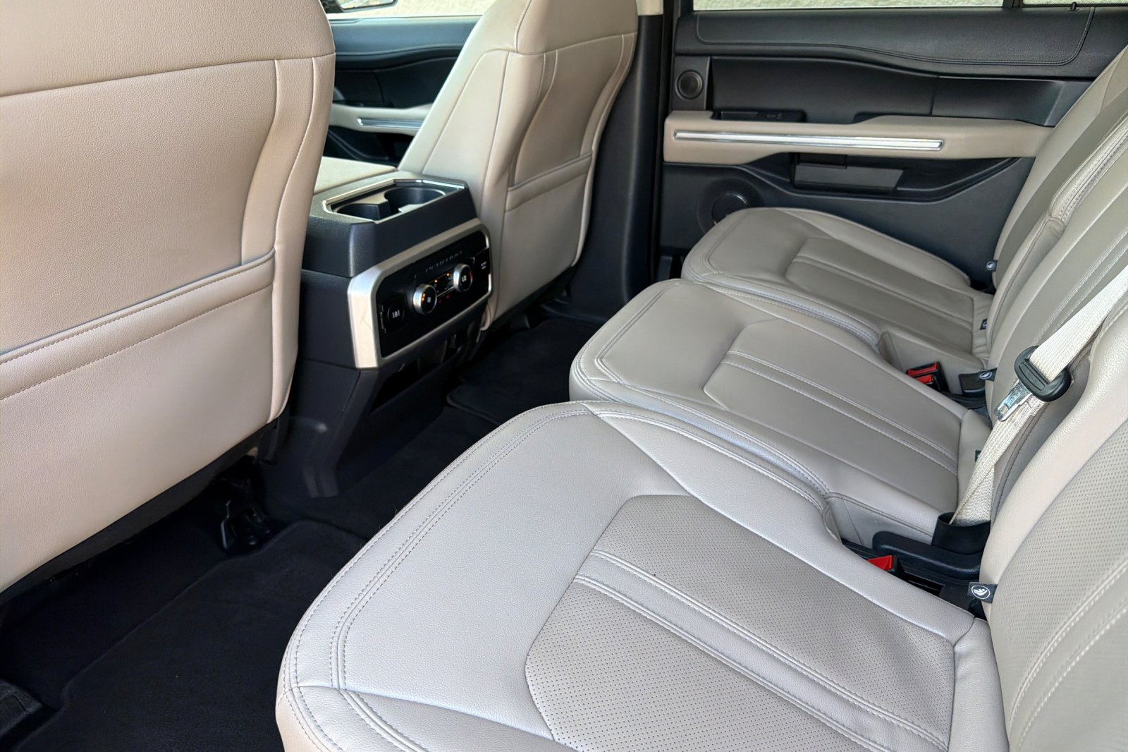 Used 2024 Black Ford Limited image 12