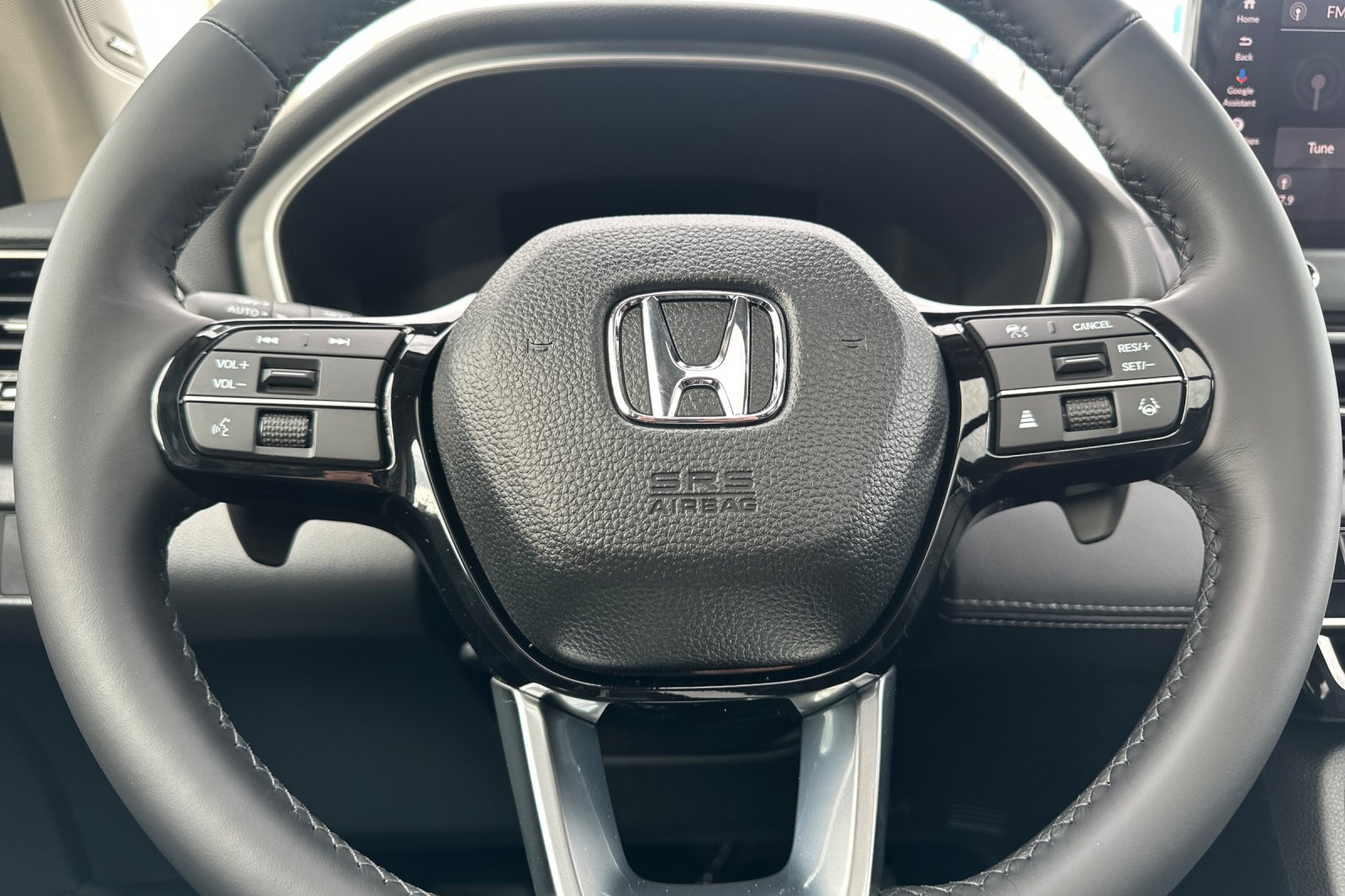 New 2026 Platinum White Pearl Honda Touring image 27