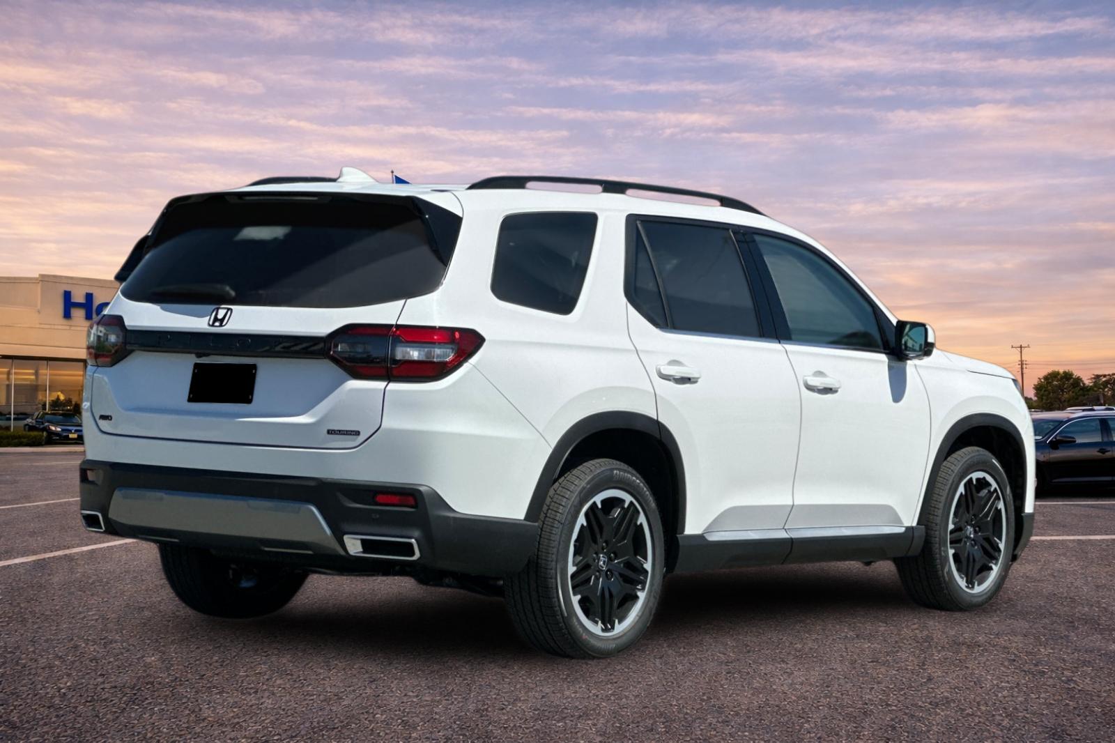 New 2026 Platinum White Pearl Honda Touring image 4