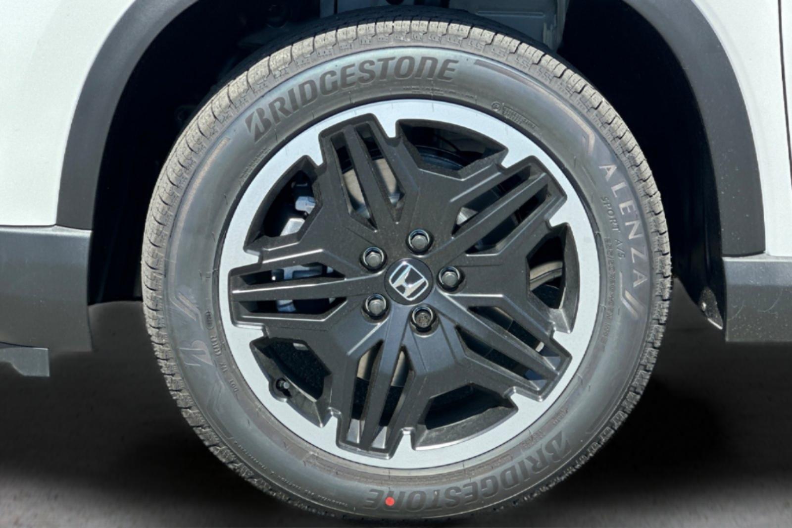 New 2026 Platinum White Pearl Honda Touring image 33
