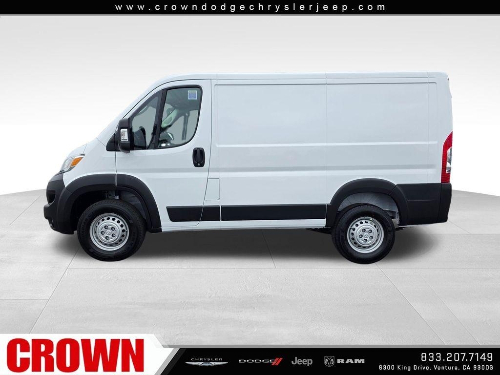 New 2026 Bright White Clear-Coat Exterior Paint RAM Low Roof image 33