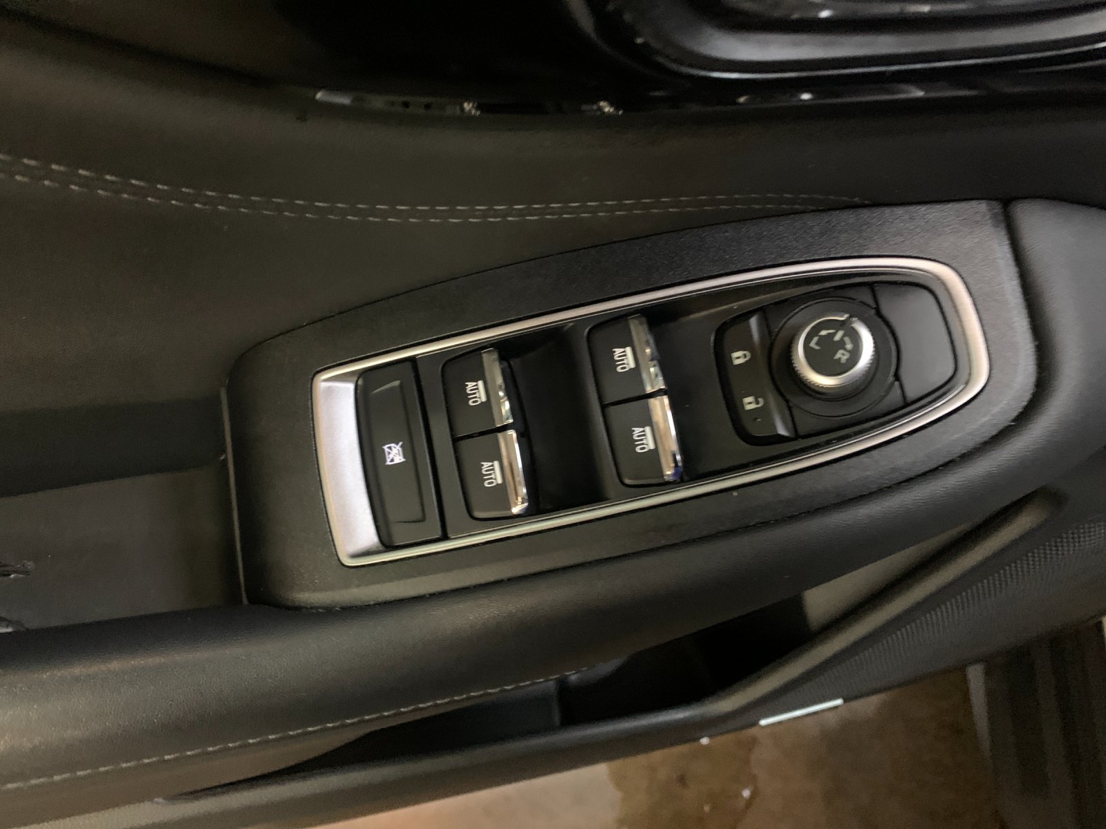 Used 2020 White Subaru Limited image 13