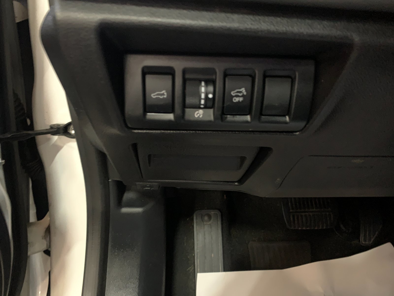 Used 2020 White Subaru Limited image 33