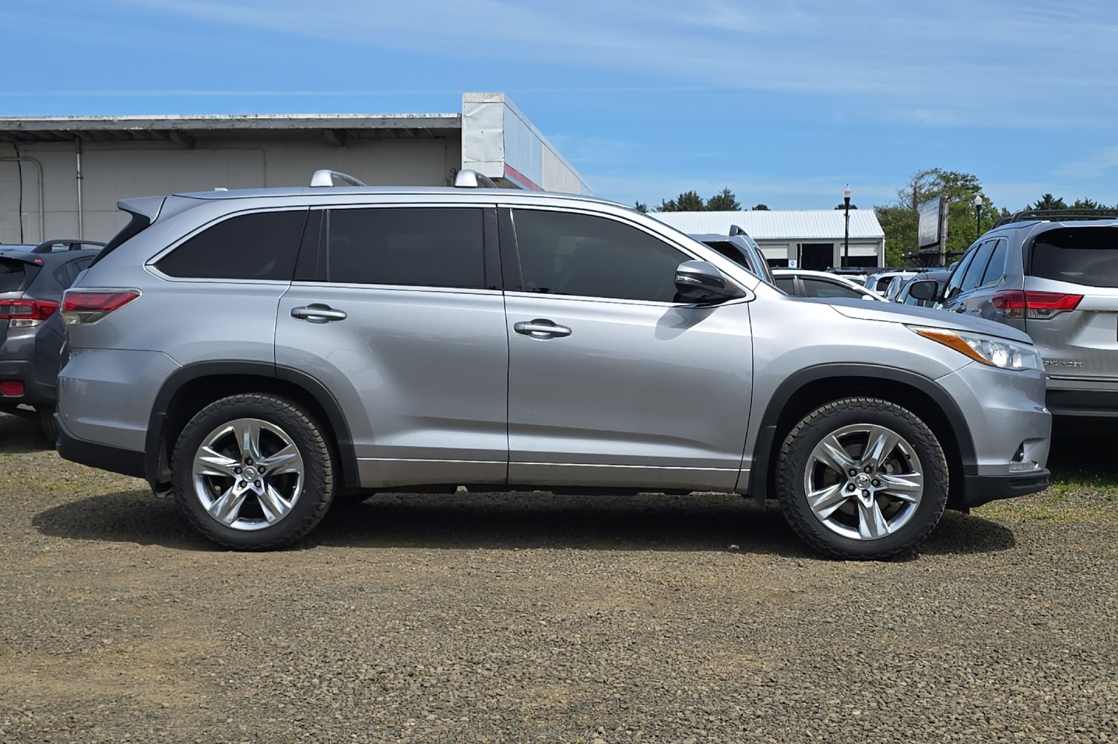 Used 2014 Silver Toyota Limited image 3