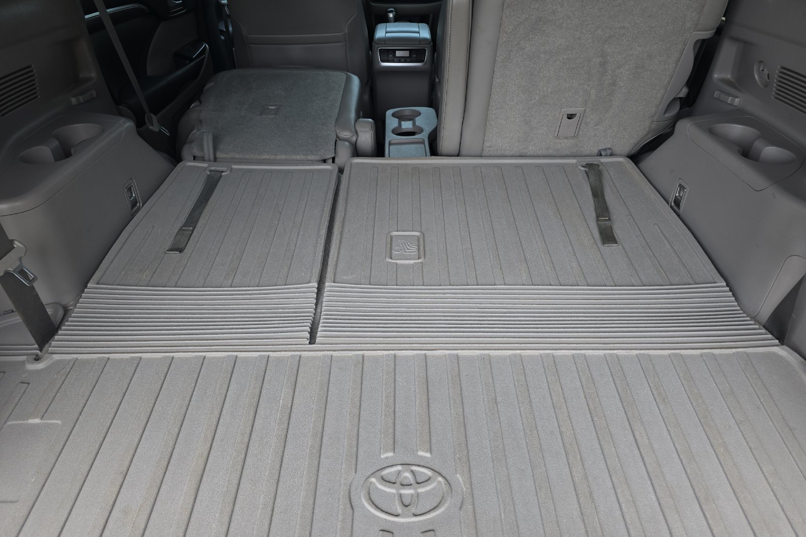 Used 2014 Silver Toyota Limited image 13