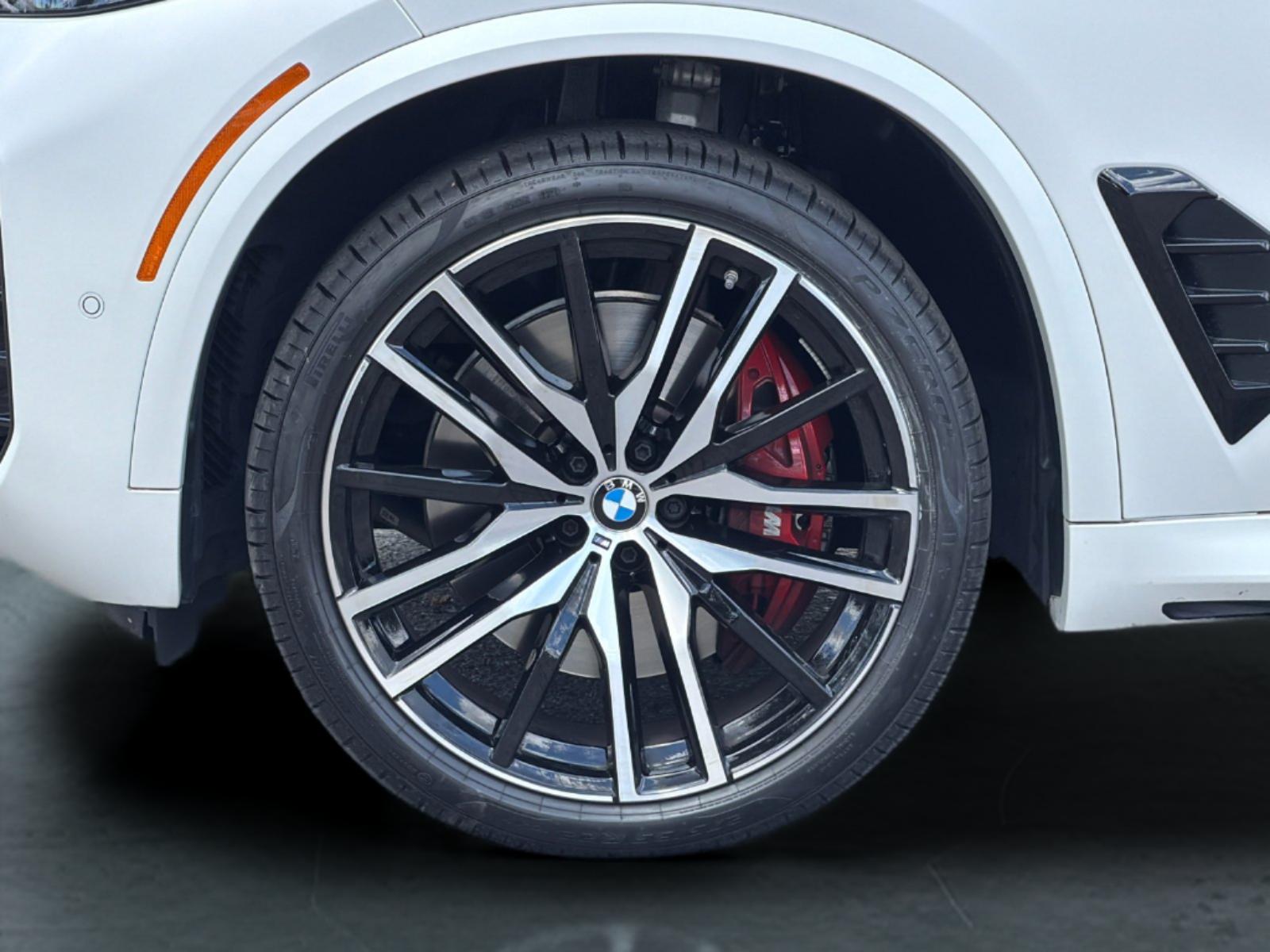 Used 2025 White Metallic BMW M60i 4D Sport Utility image 35