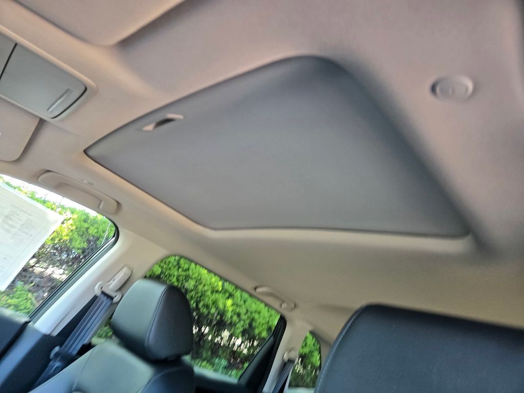 Certified Used 2026 Meteorite Gray Metallic Honda EX-L image 17