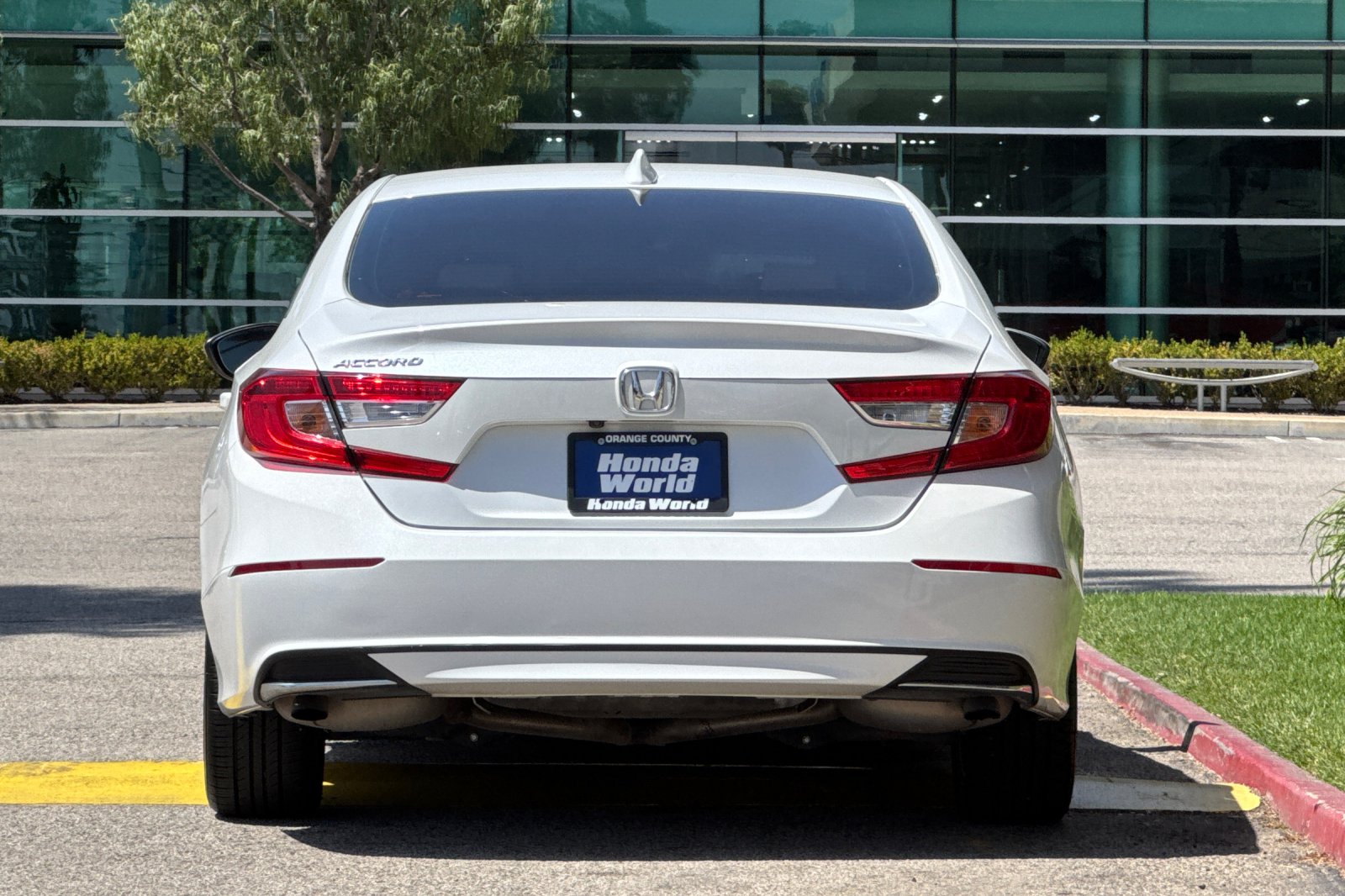 Certified Used 2022 Platinum White Pearl Honda LX image 5