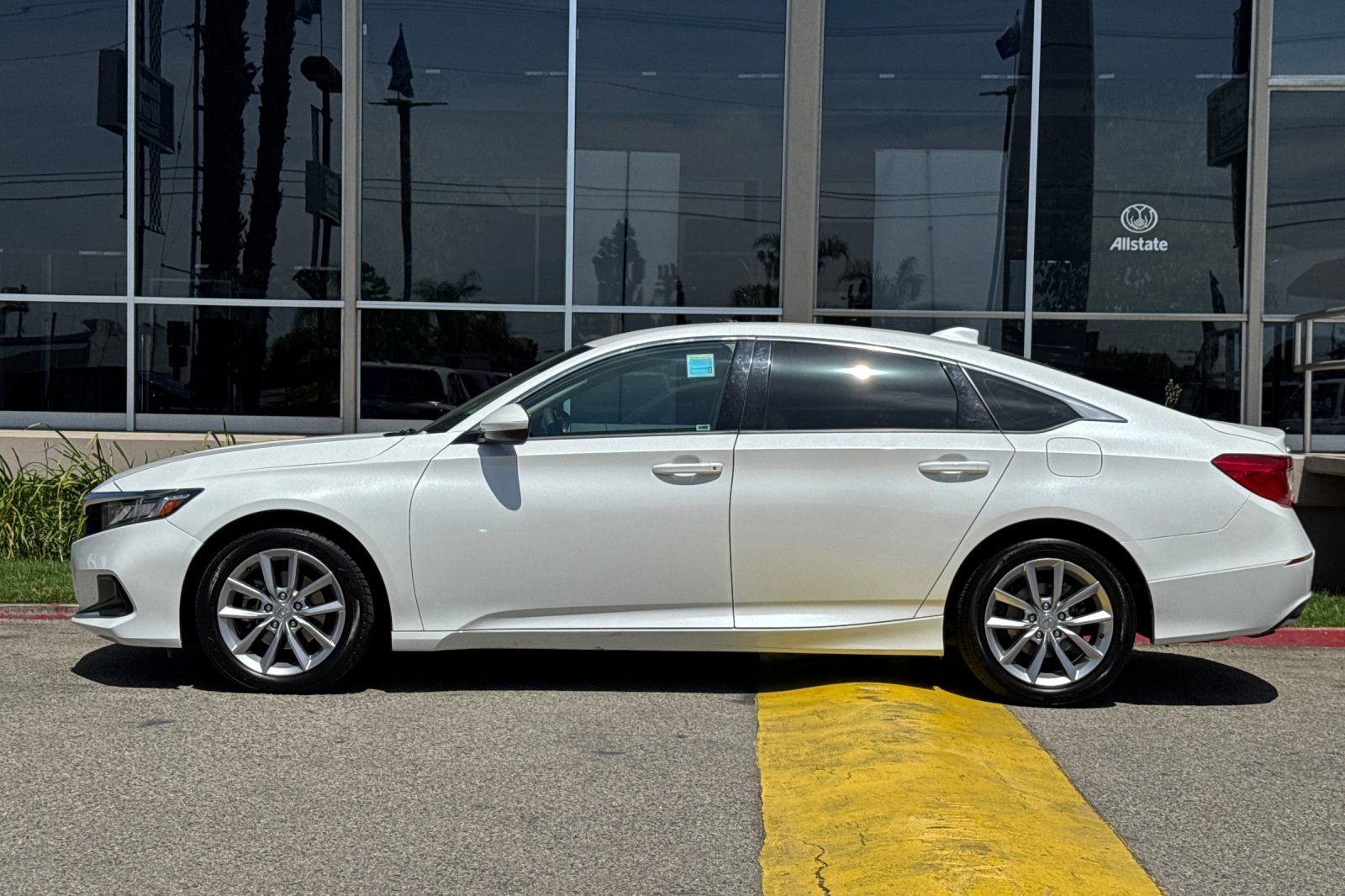 Certified Used 2022 Platinum White Pearl Honda LX image 7