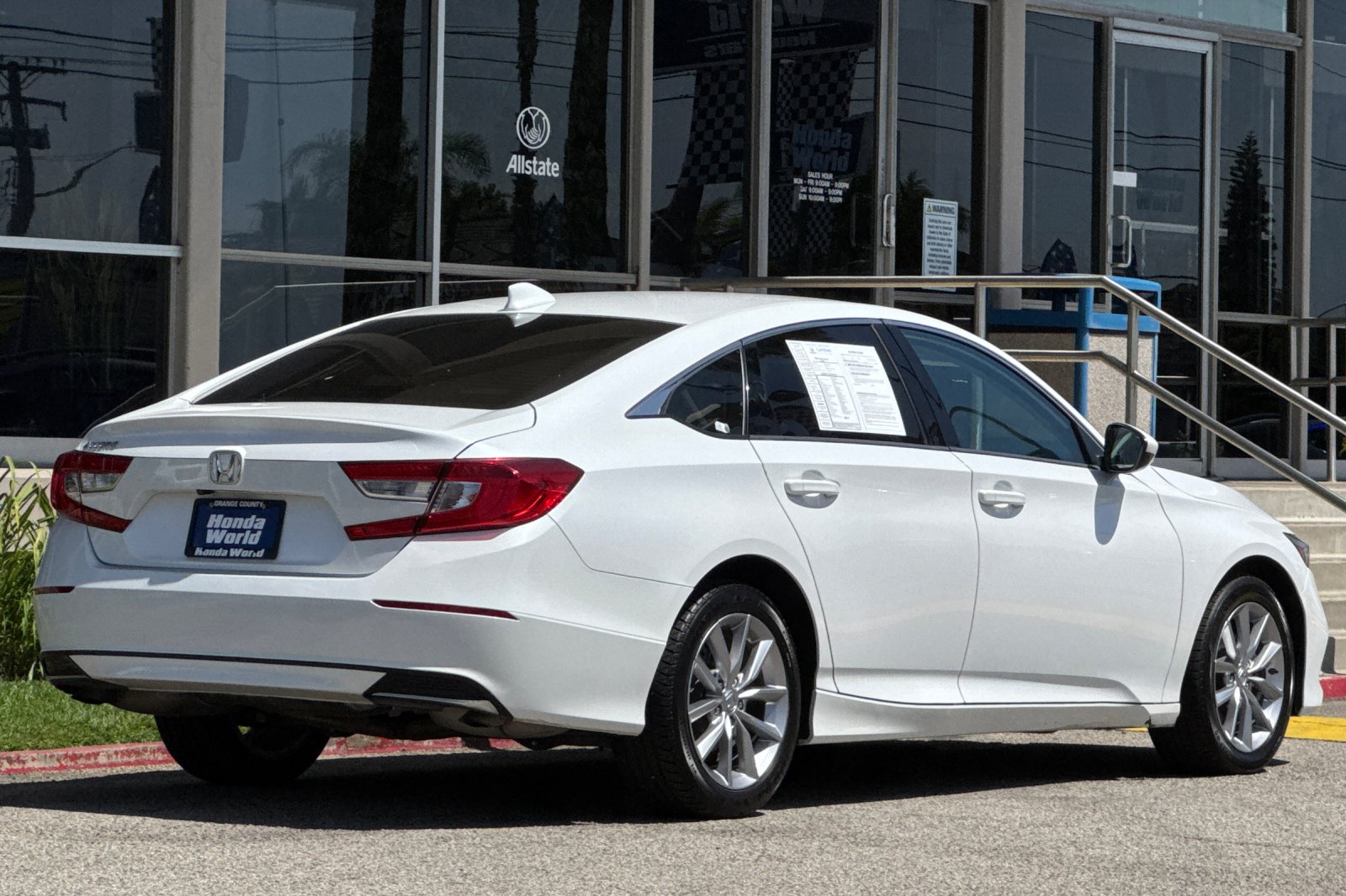 Certified Used 2022 Platinum White Pearl Honda LX image 4
