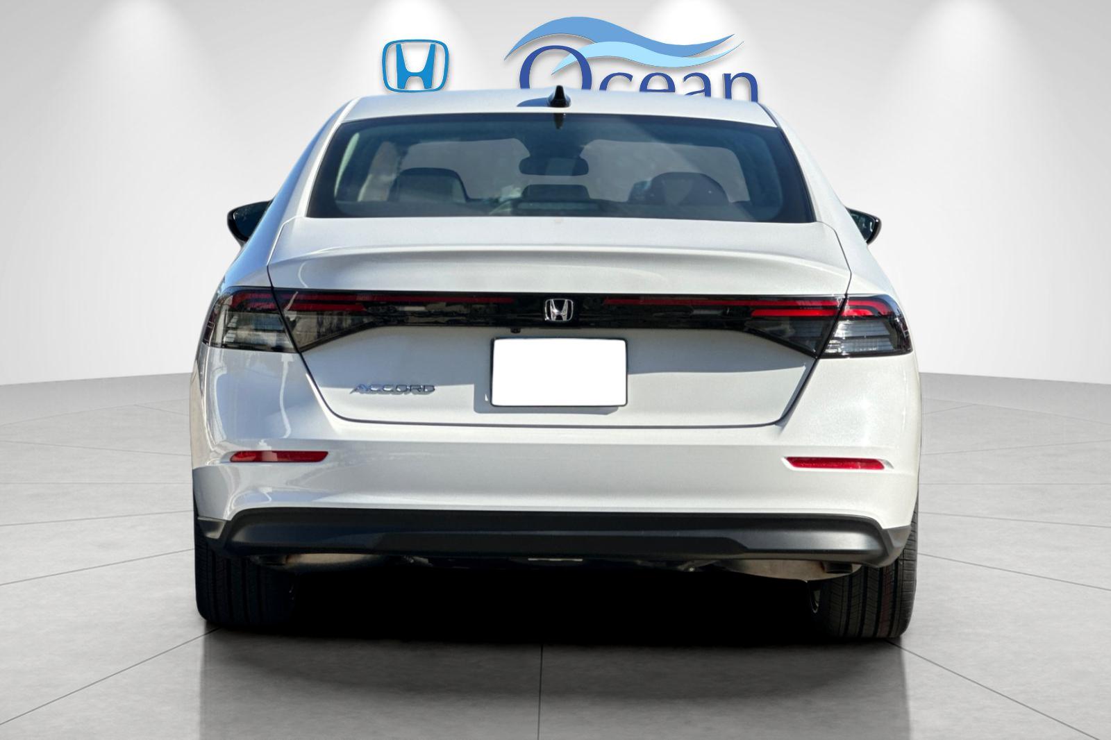New 2026 Platinum White Pearl Honda SE image 4
