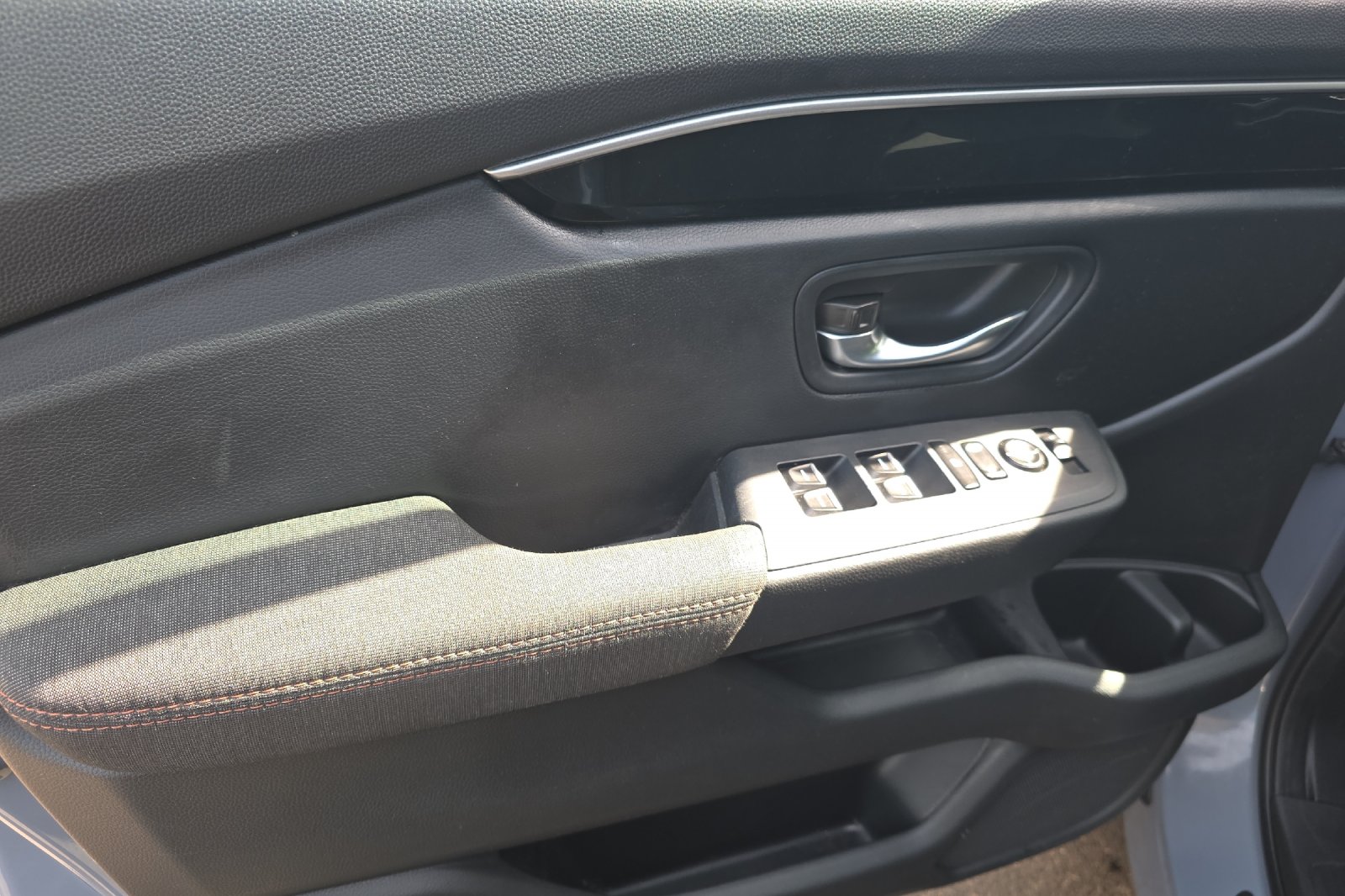 Used 2025 Sonic Gray Pearl Honda Sport image 12
