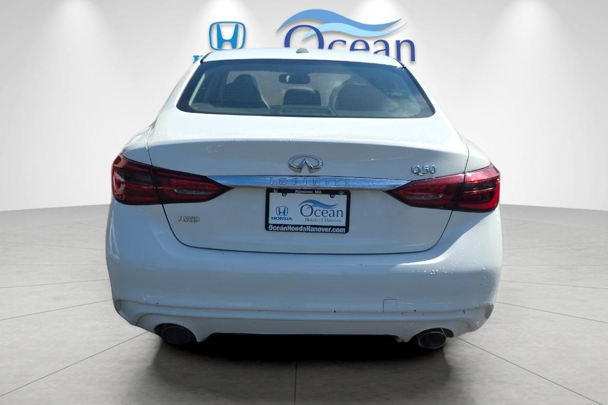 Used 2018 Pure White INFINITI 3.0t LUXE image 4