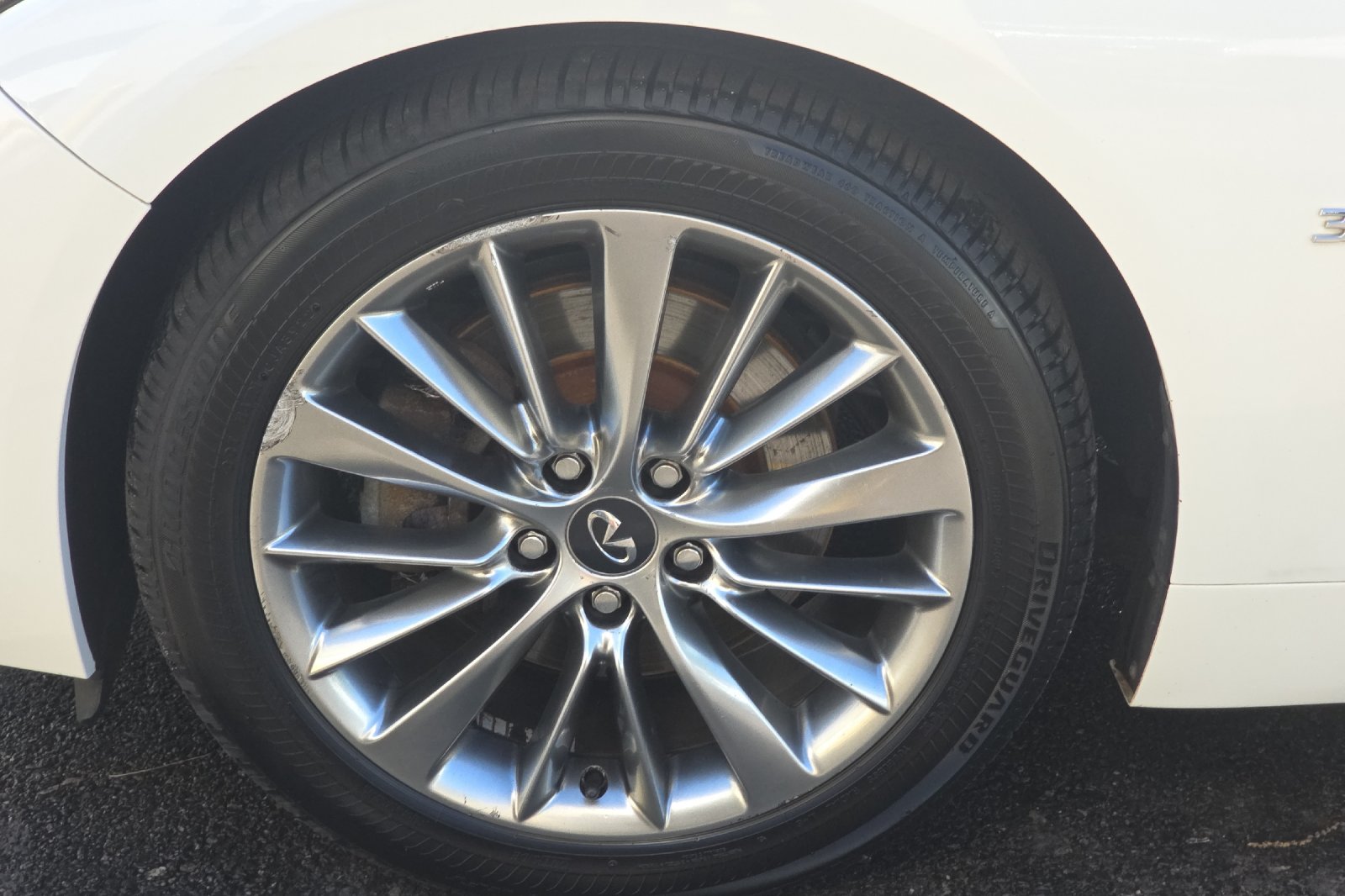 Used 2018 Pure White INFINITI 3.0t LUXE image 24