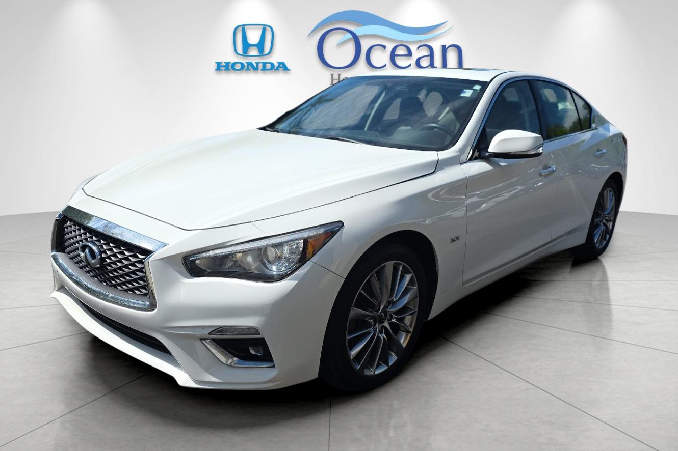 Used 2018 Pure White INFINITI 3.0t LUXE image 7