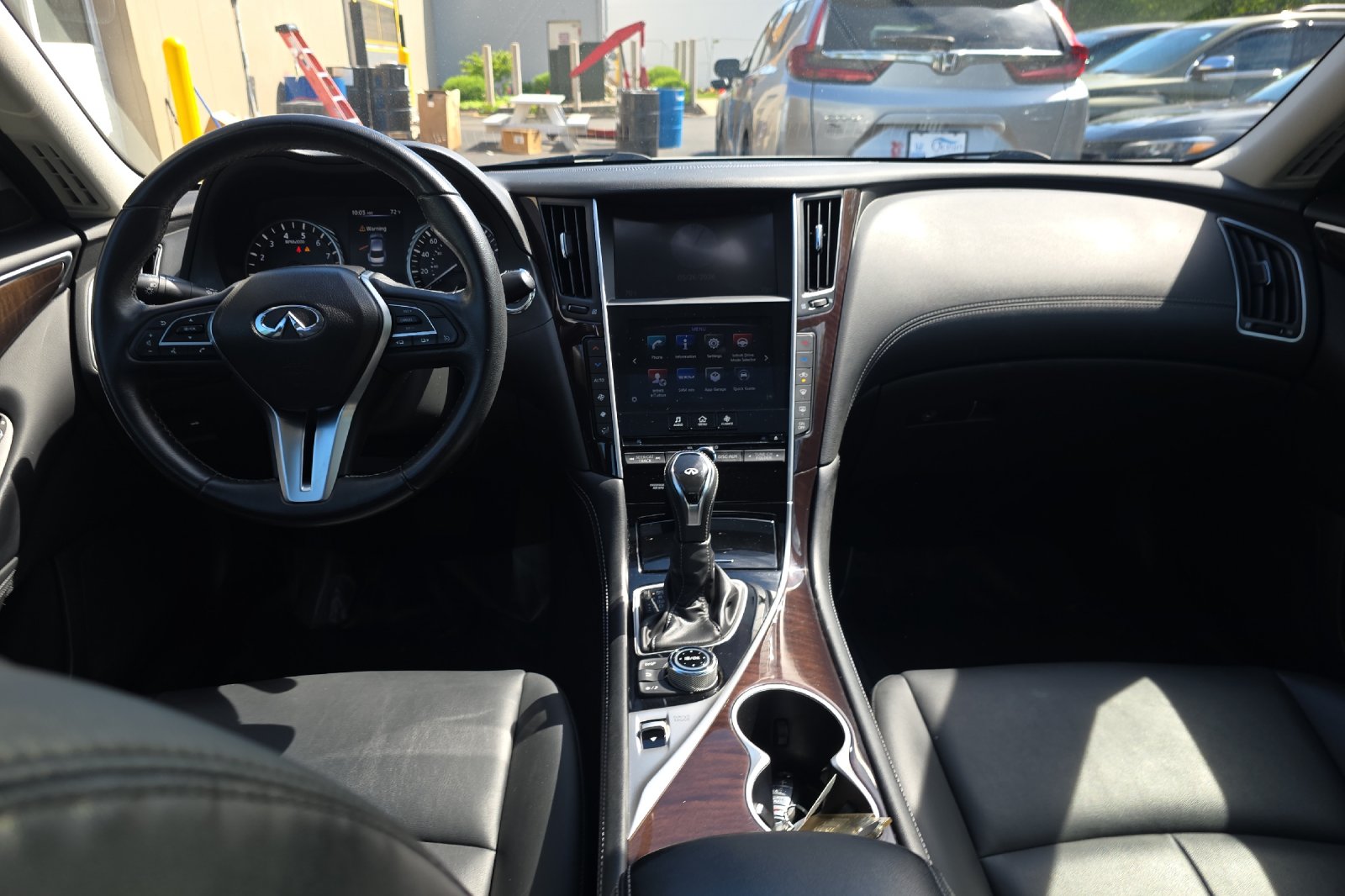 Used 2018 Pure White INFINITI 3.0t LUXE image 14