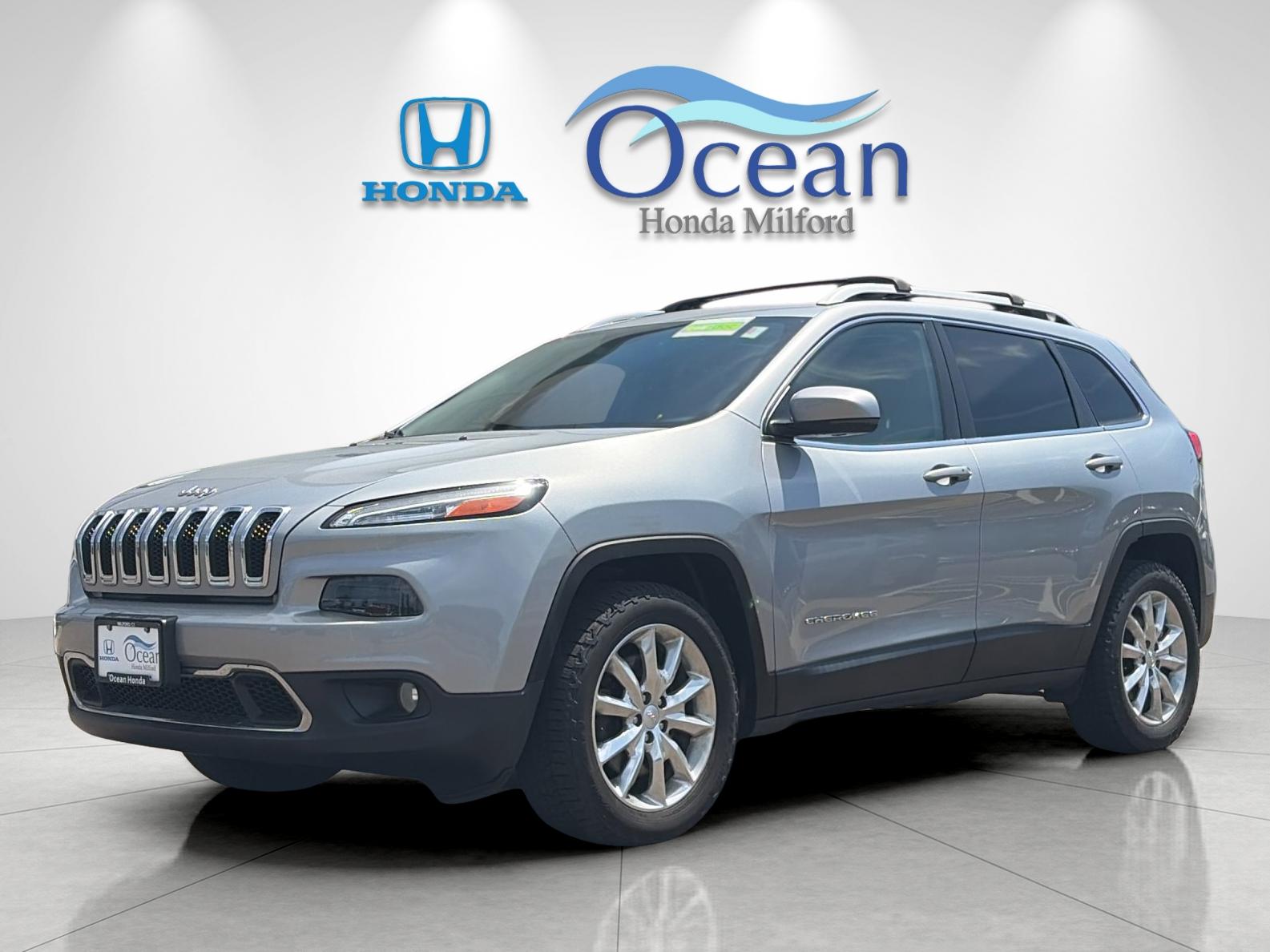 Used 2017 Billet Silver Metallic Jeep Limited image 7