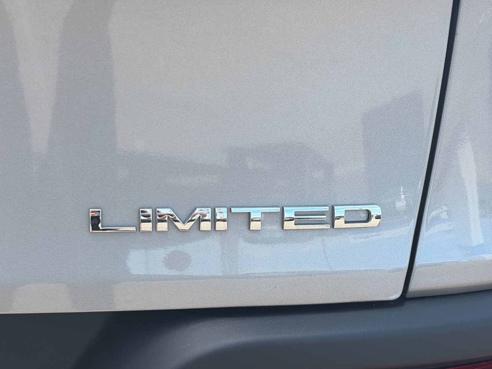 Used 2017 Billet Silver Metallic Jeep Limited image 29