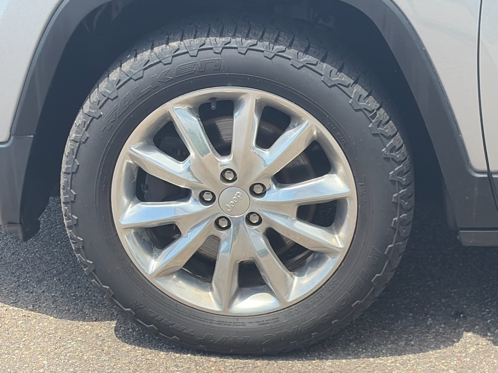 Used 2017 Billet Silver Metallic Jeep Limited image 28