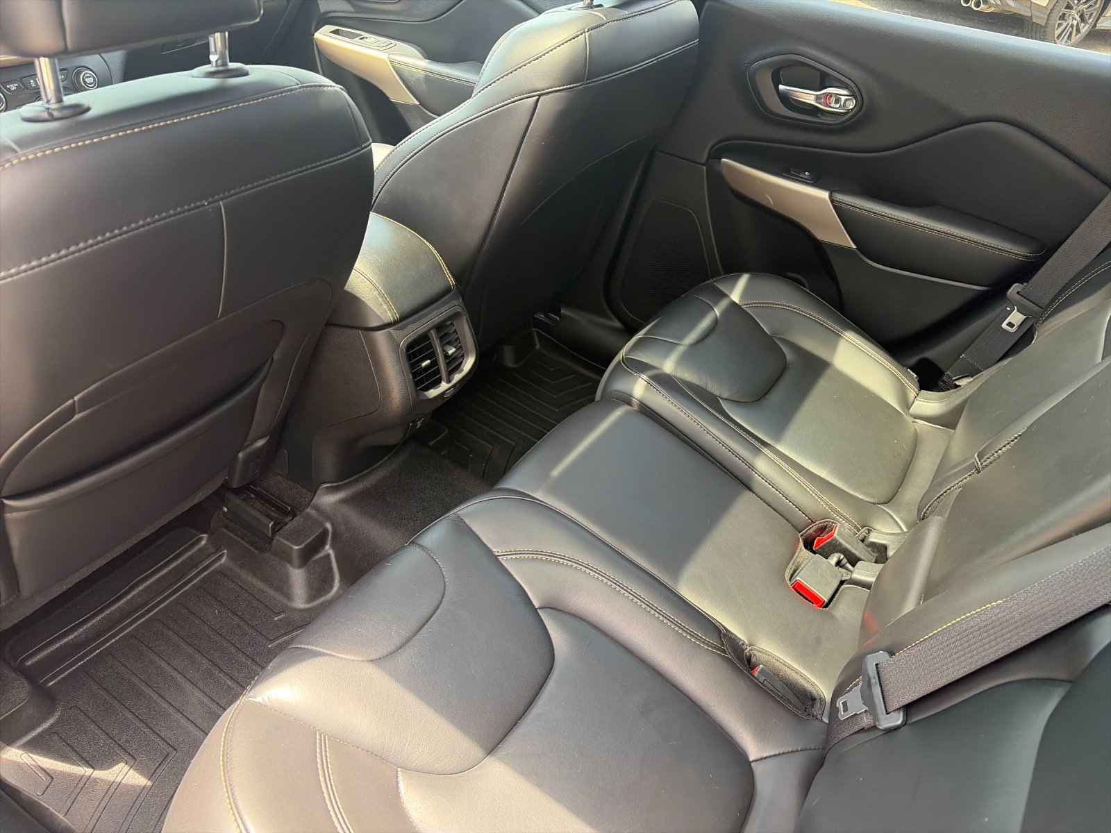 Used 2017 Billet Silver Metallic Jeep Limited image 13