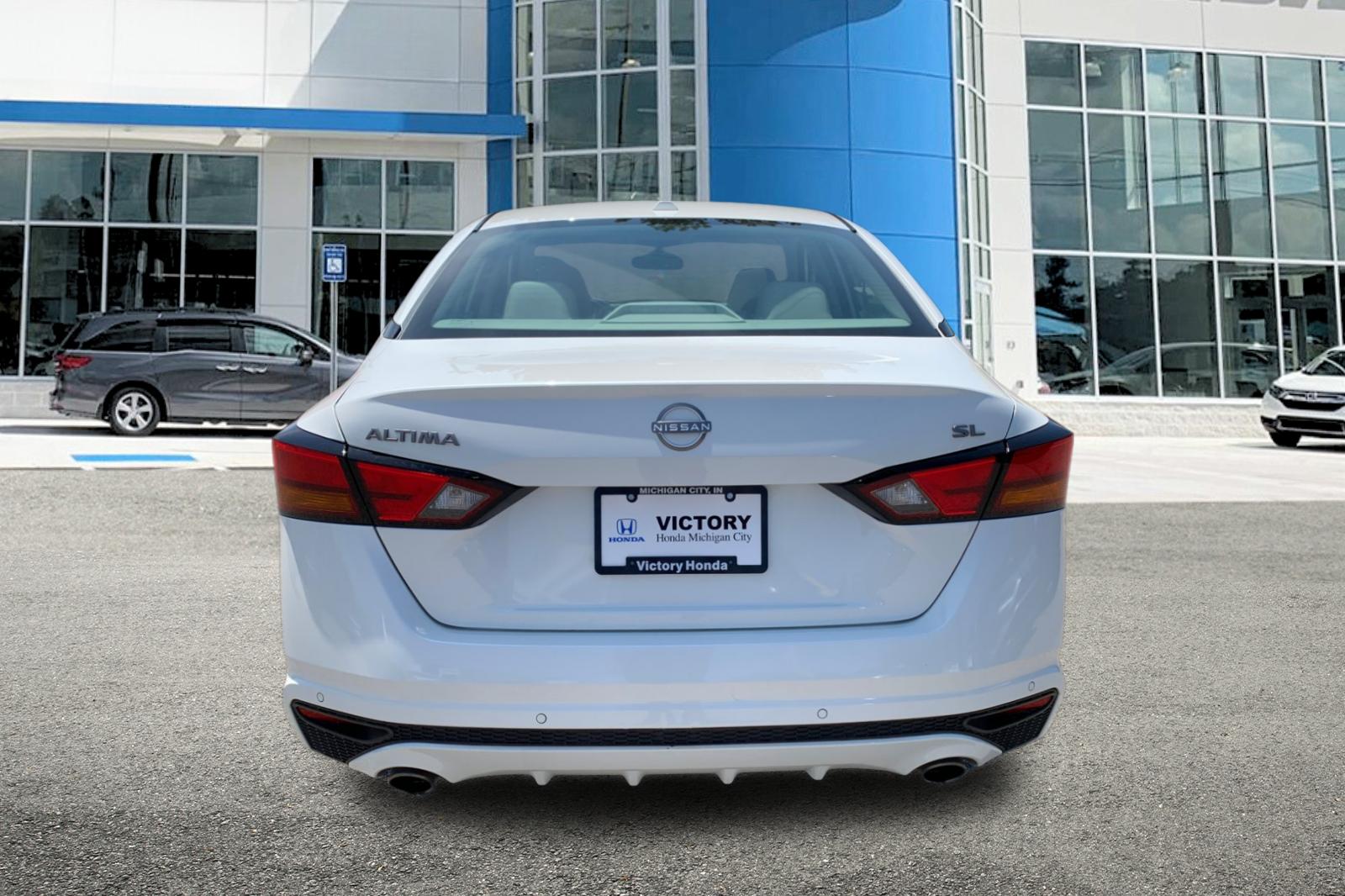 Used 2024 Pearl White Nissan 2.5 SL image 4