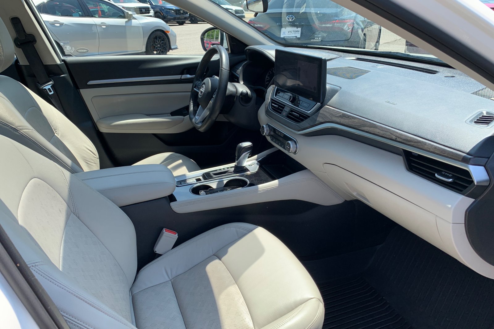Used 2024 Pearl White Nissan 2.5 SL image 18