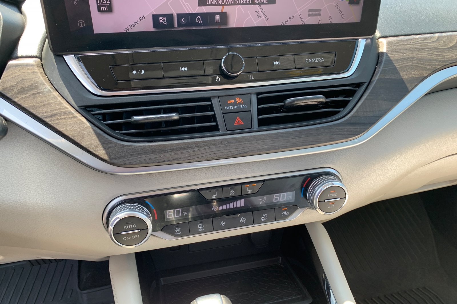 Used 2024 Pearl White Nissan 2.5 SL image 24