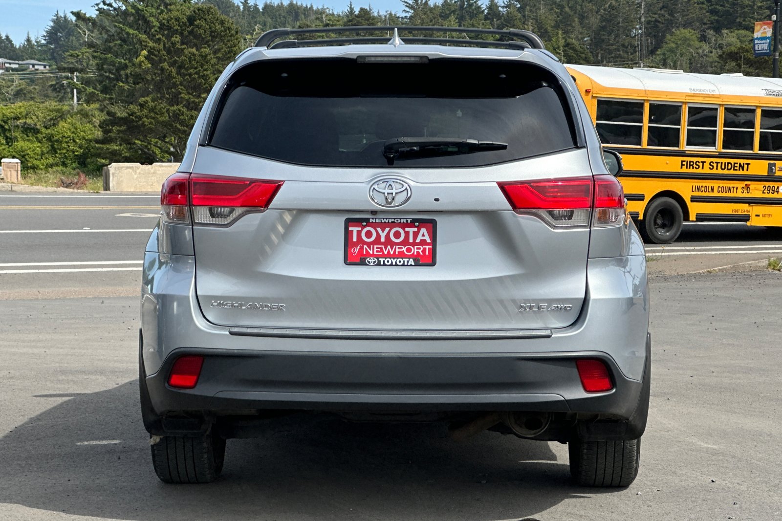 Used 2017 Silver Toyota XLE image 5