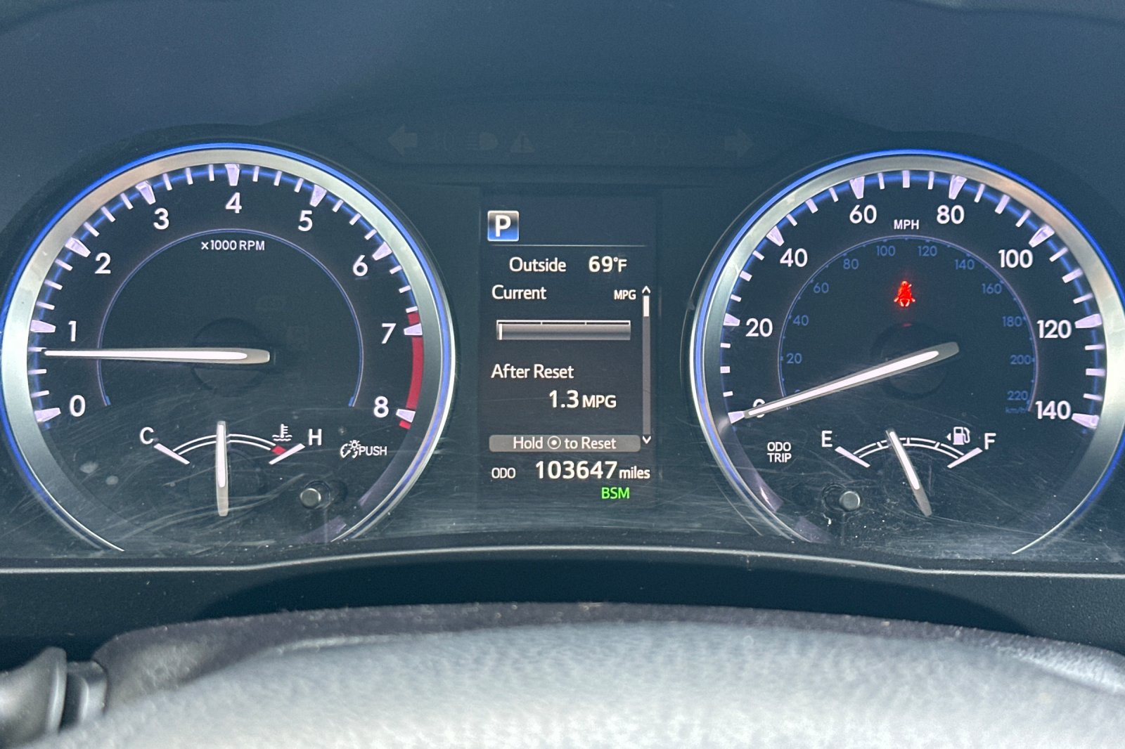 Used 2017 Silver Toyota XLE image 22