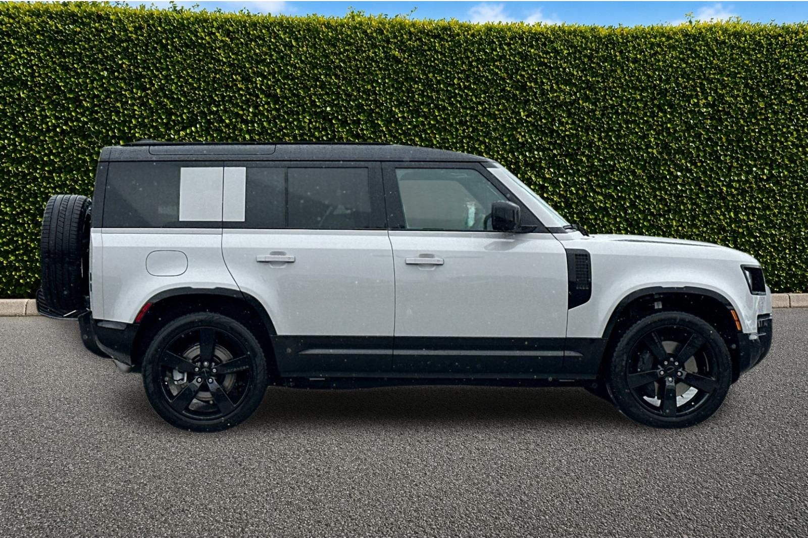 New 2026 Borasco Grey Land Rover X-Dynamic SE image 7