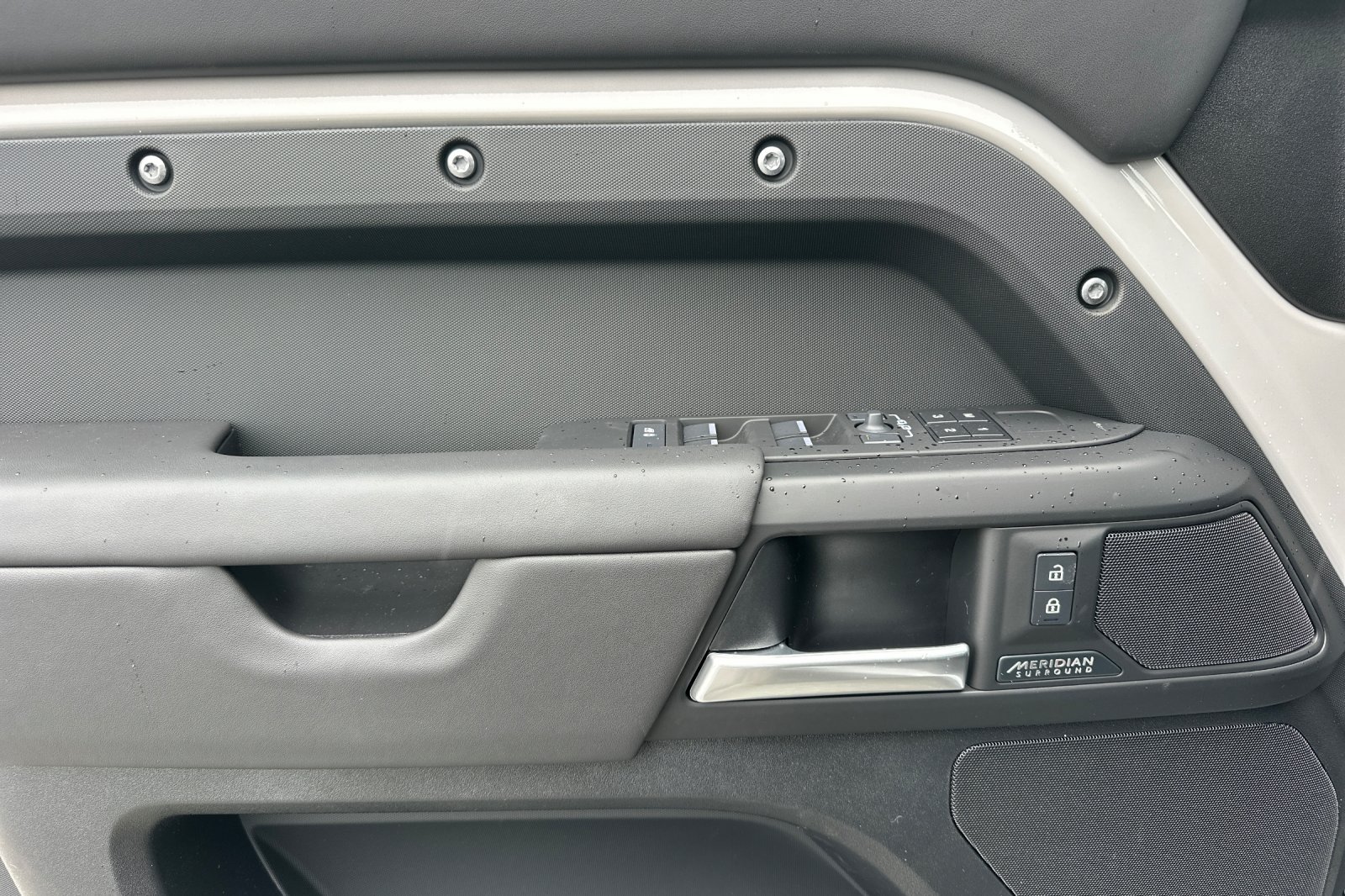 New 2026 Borasco Grey Land Rover X-Dynamic SE image 11