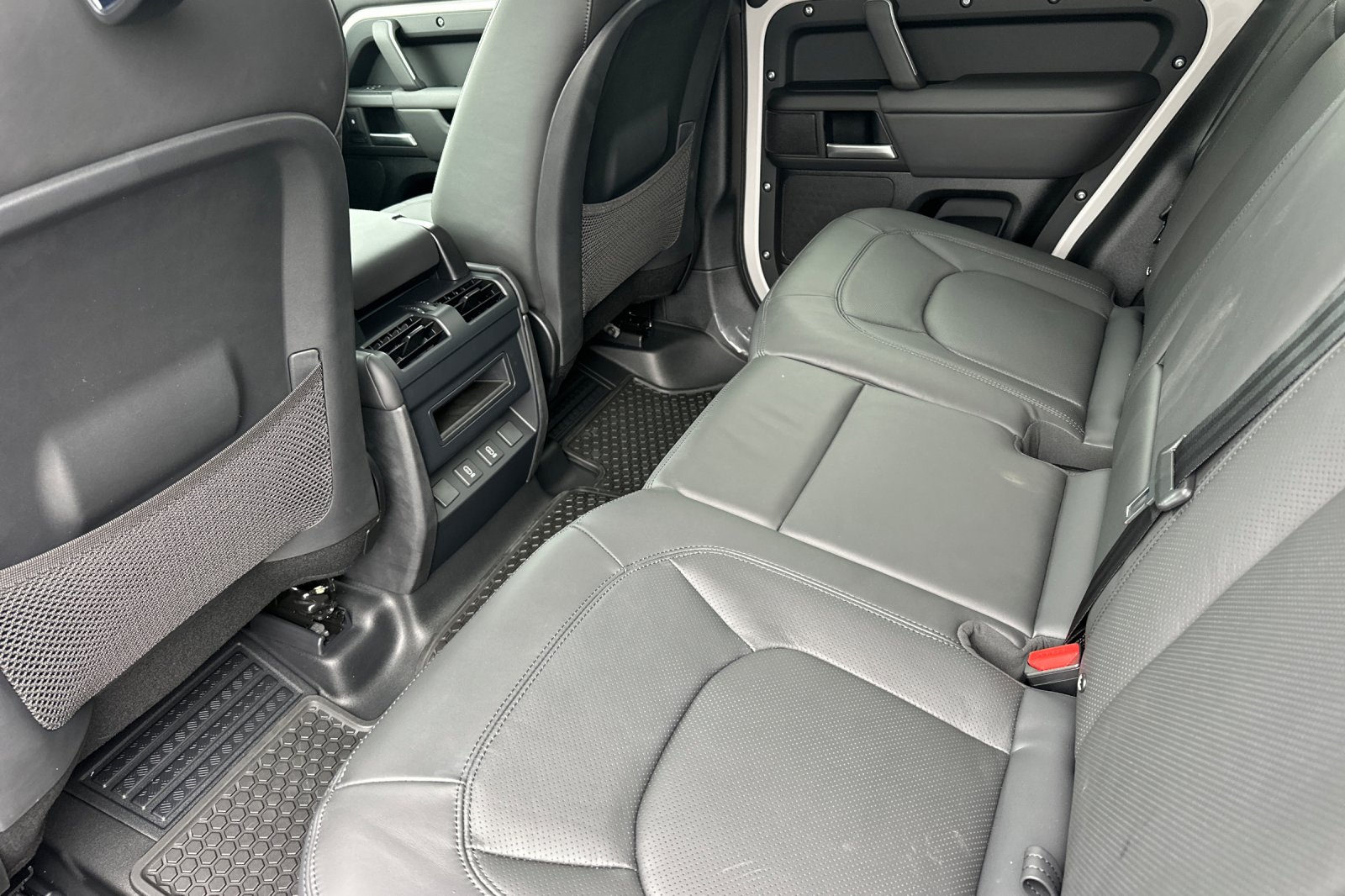 New 2026 Borasco Grey Land Rover X-Dynamic SE image 12