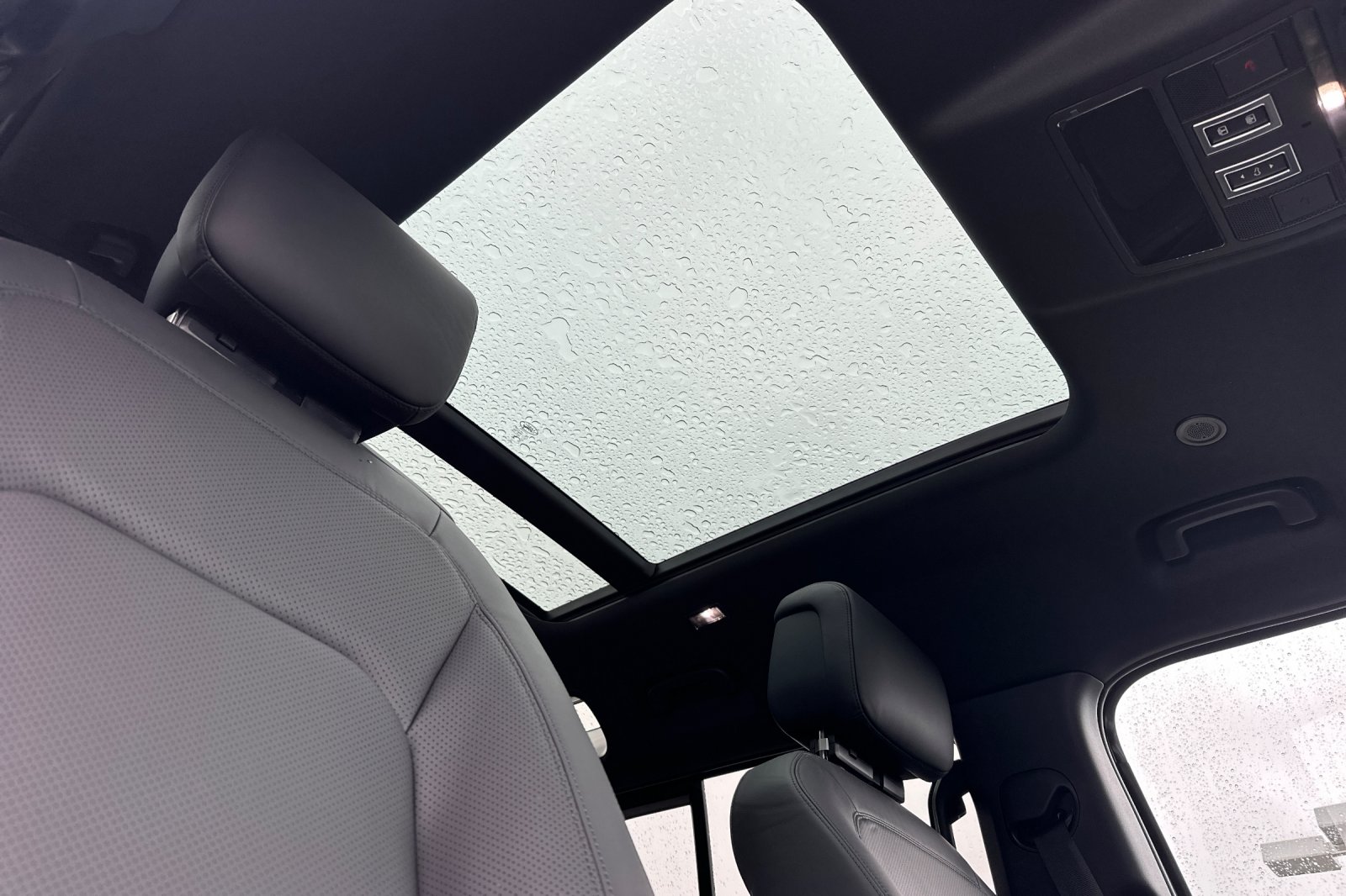 New 2026 Borasco Grey Land Rover X-Dynamic SE image 17