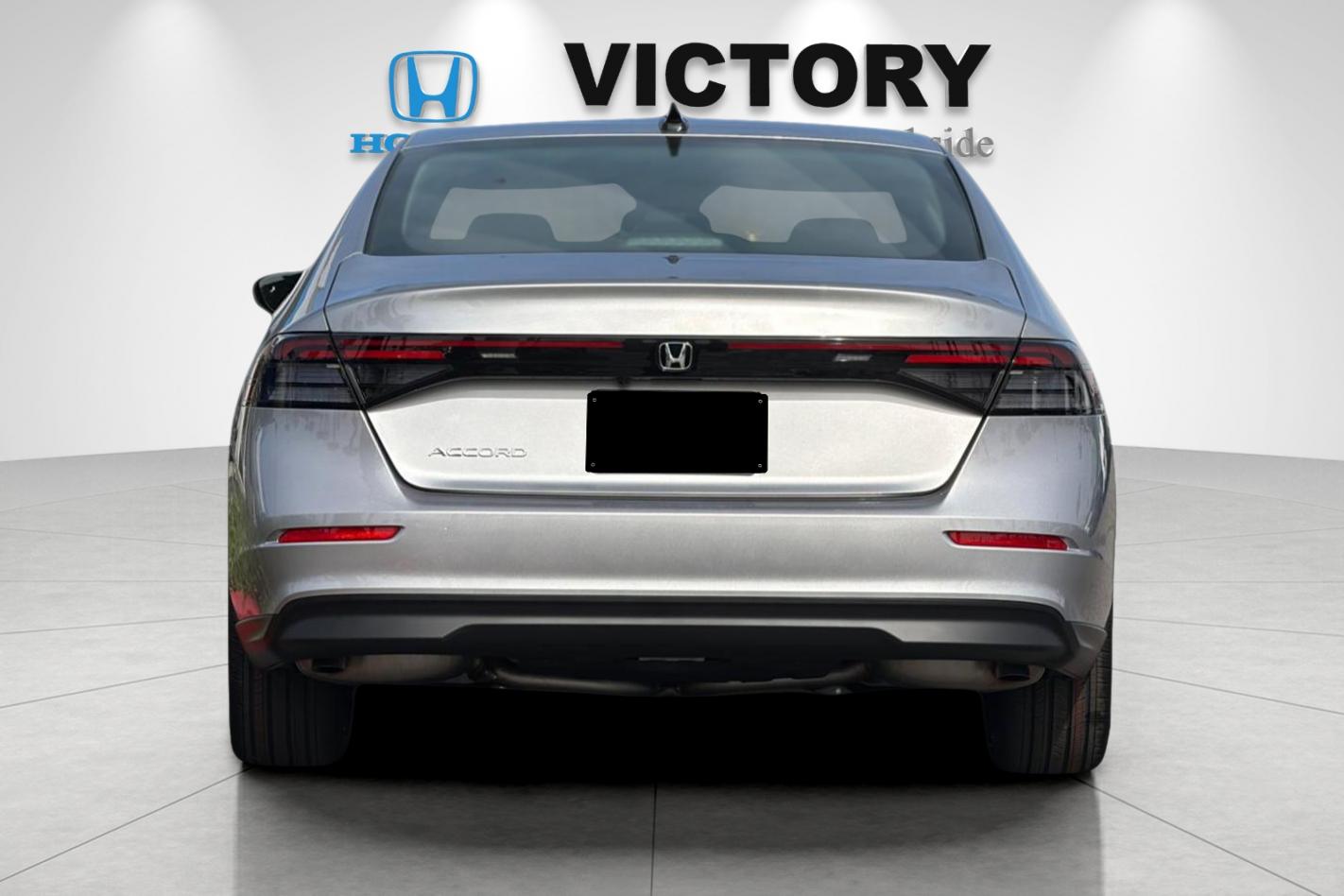 New 2026 Silver Honda SE image 4