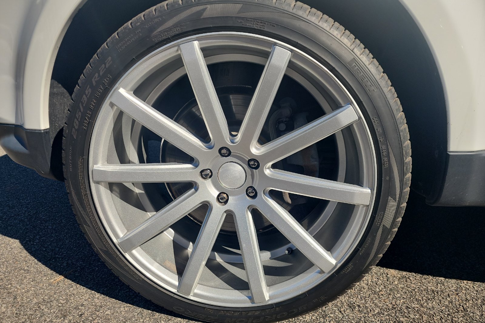 Used 2013 Fuji White Land Rover HSE image 29
