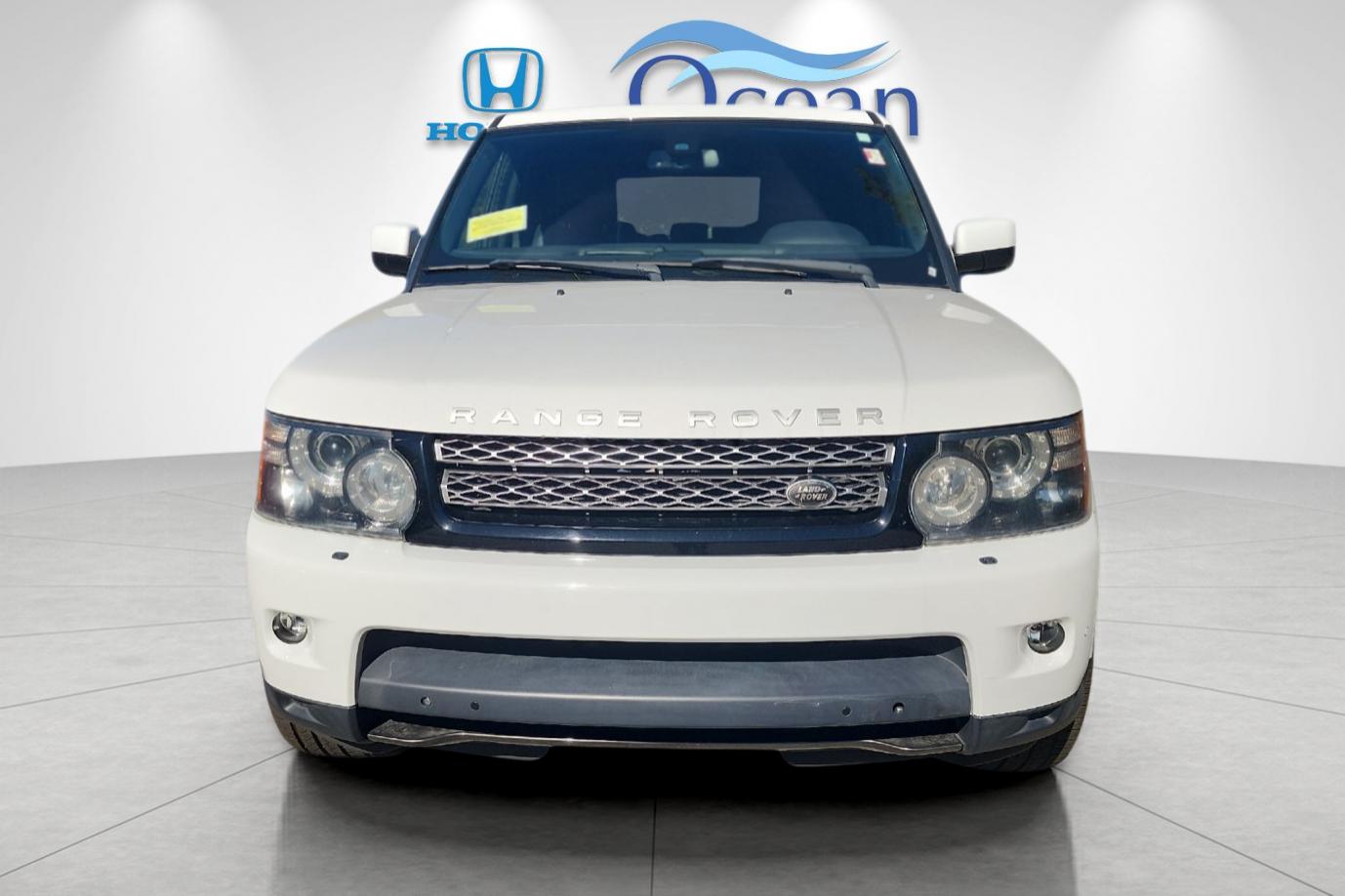 Used 2013 Fuji White Land Rover HSE image 8