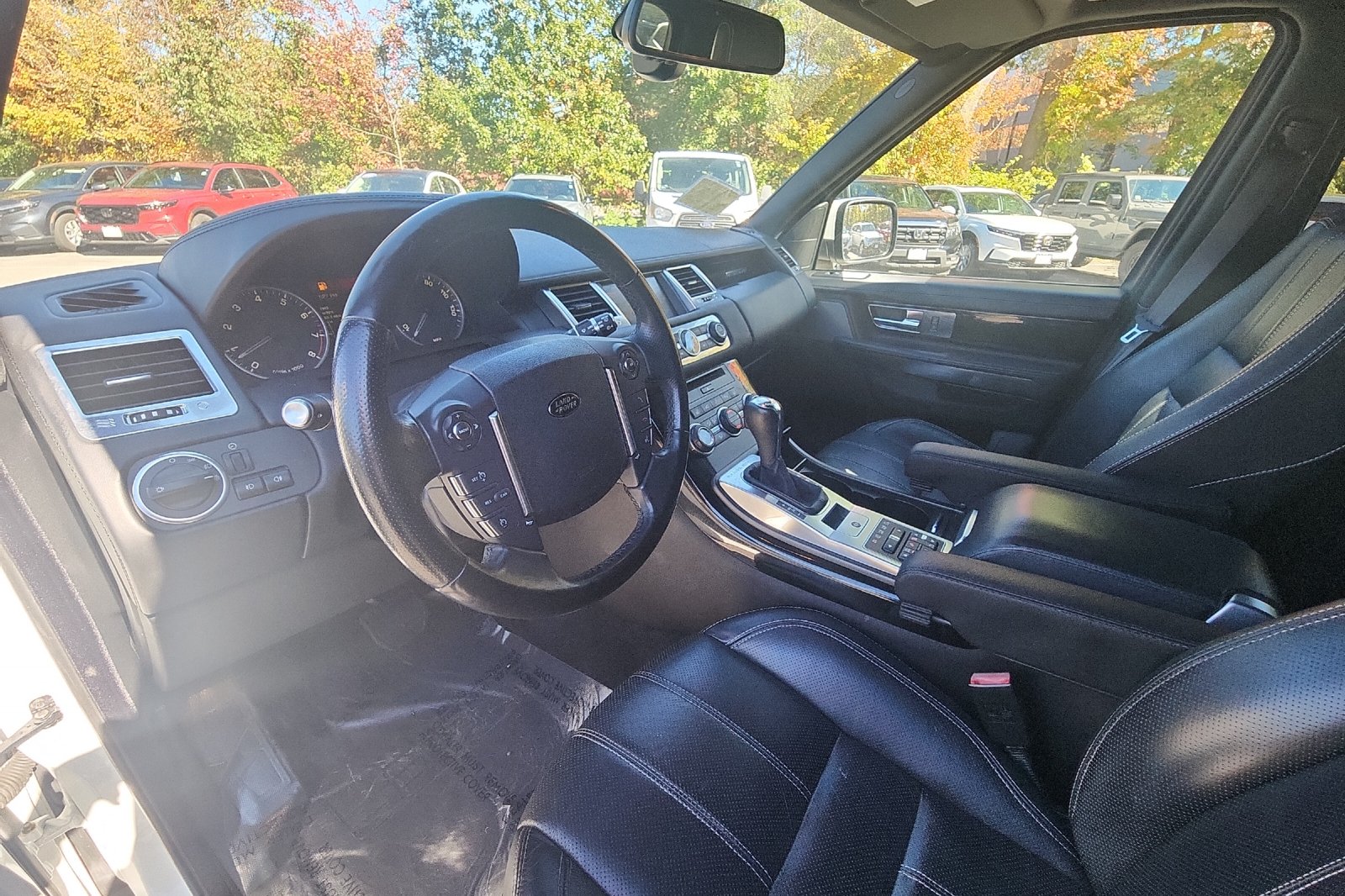 Used 2013 Fuji White Land Rover HSE image 11