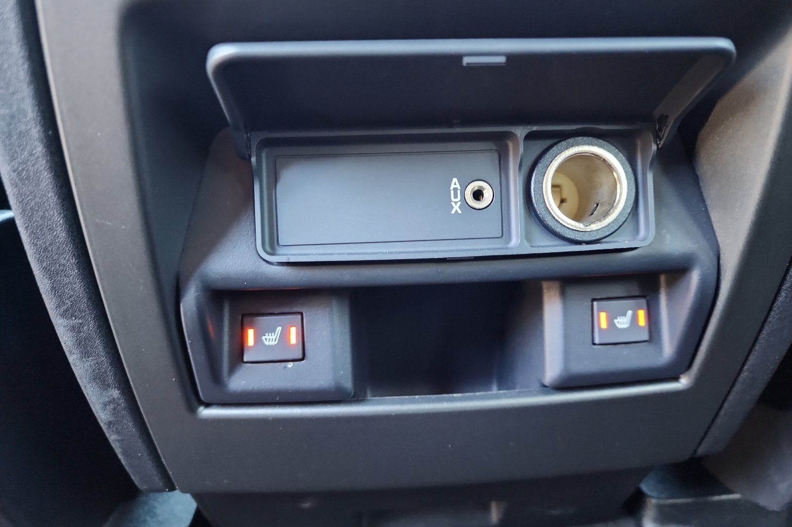 Used 2013 Fuji White Land Rover HSE image 36