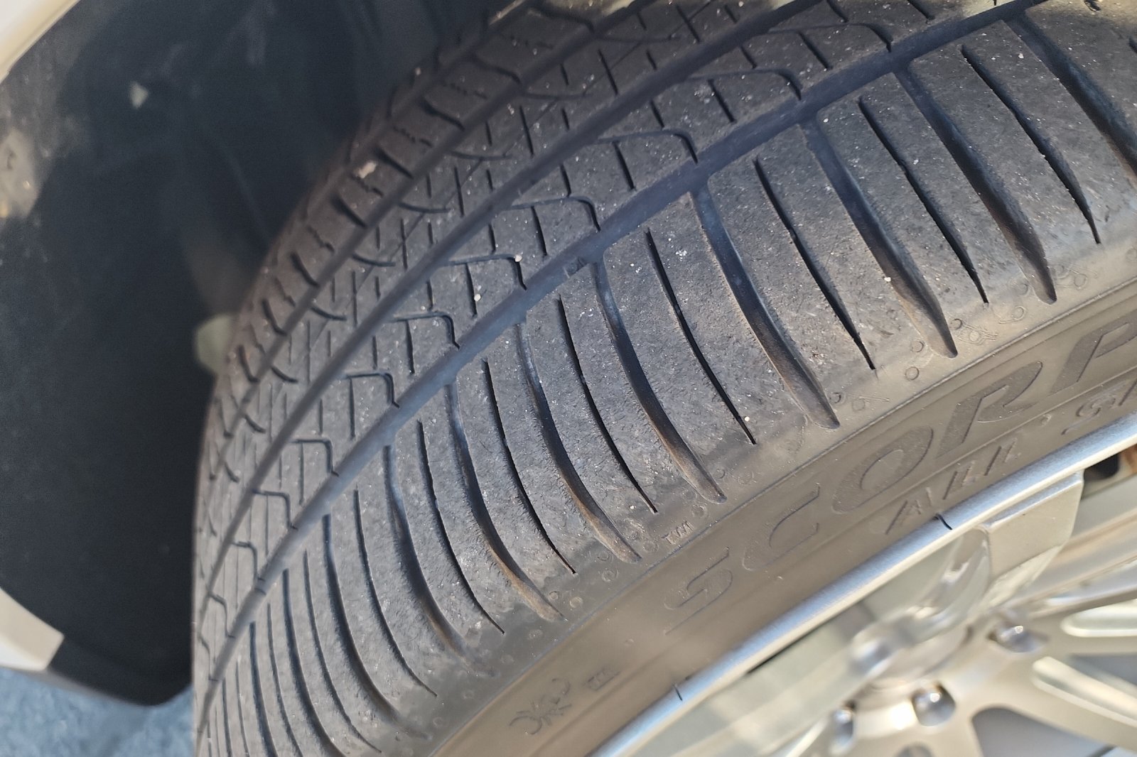 Used 2013 Fuji White Land Rover HSE image 38
