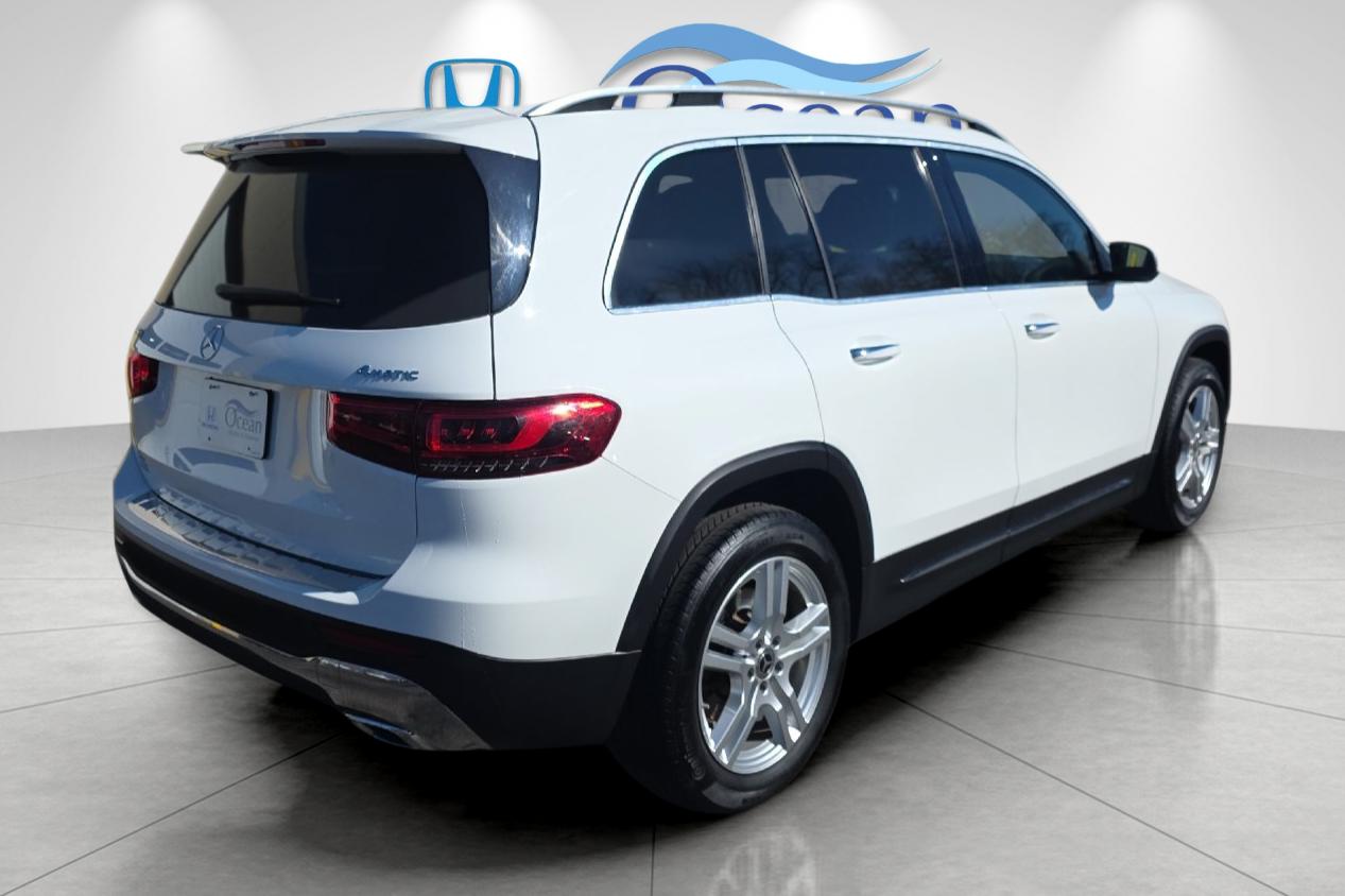 Used 2021 Digital White Metallic Mercedes-Benz GLB 250 image 3