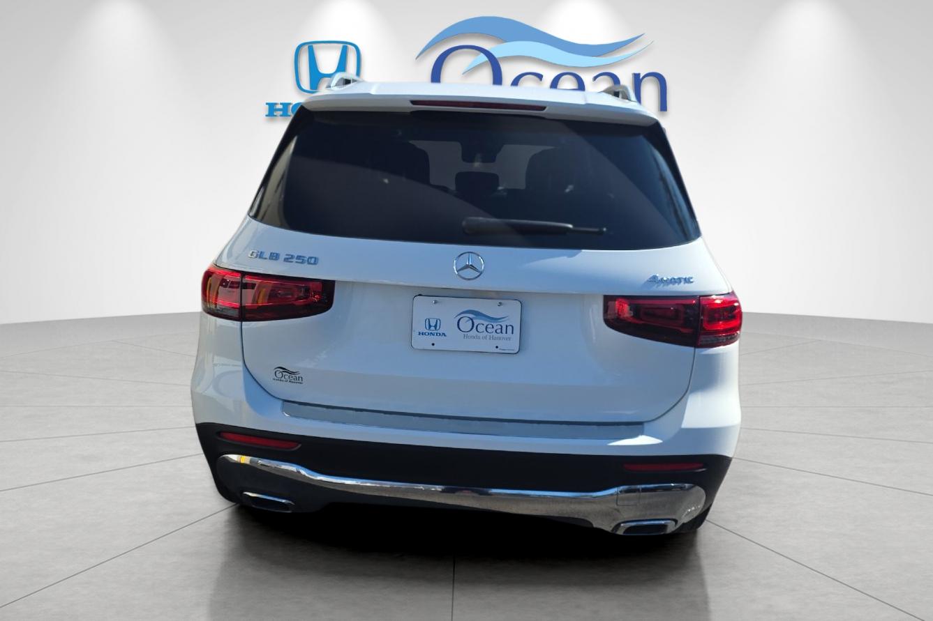 Used 2021 Digital White Metallic Mercedes-Benz GLB 250 image 4
