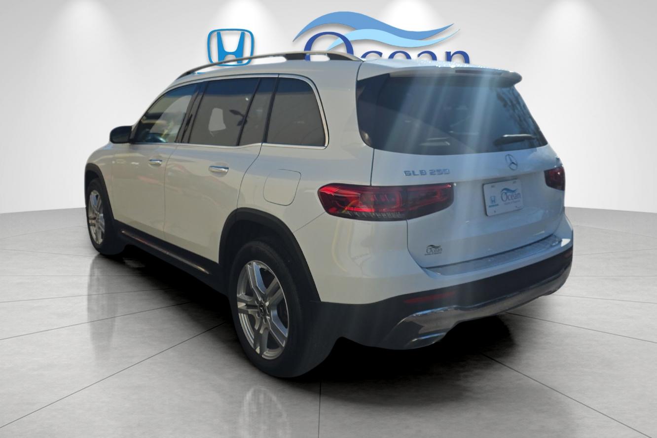 Used 2021 Digital White Metallic Mercedes-Benz GLB 250 image 5