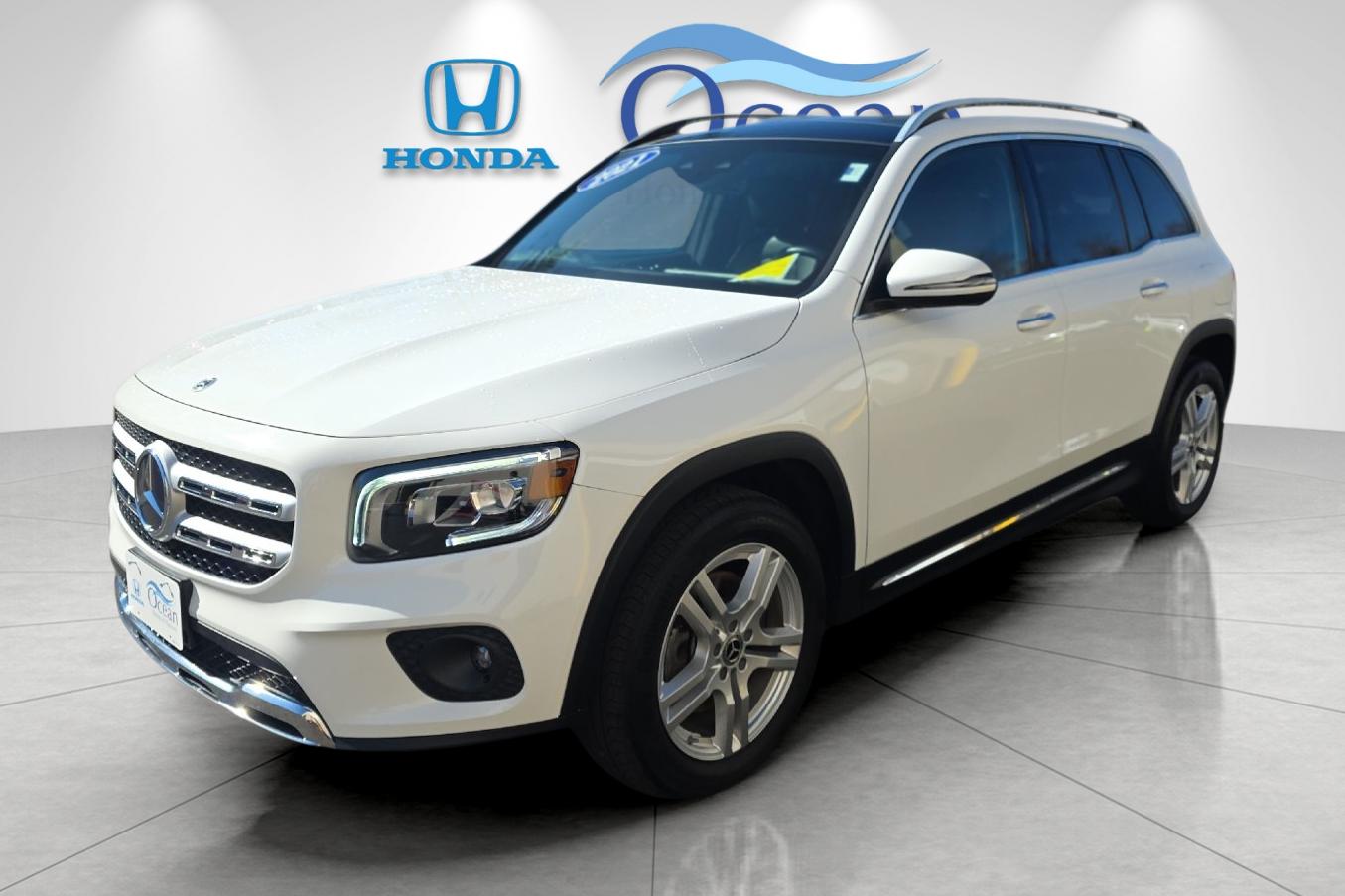 Used 2021 Digital White Metallic Mercedes-Benz GLB 250 image 7