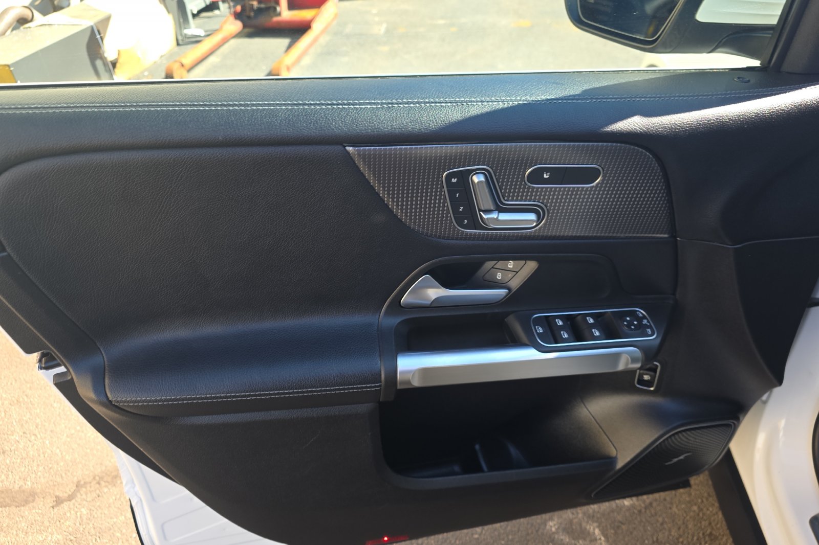 Used 2021 Digital White Metallic Mercedes-Benz GLB 250 image 12