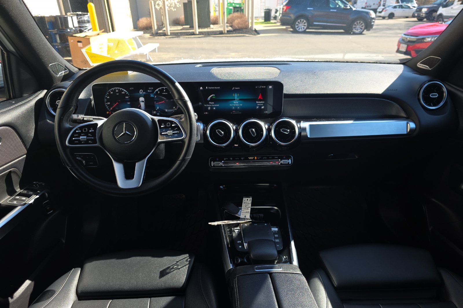 Used 2021 Digital White Metallic Mercedes-Benz GLB 250 image 14