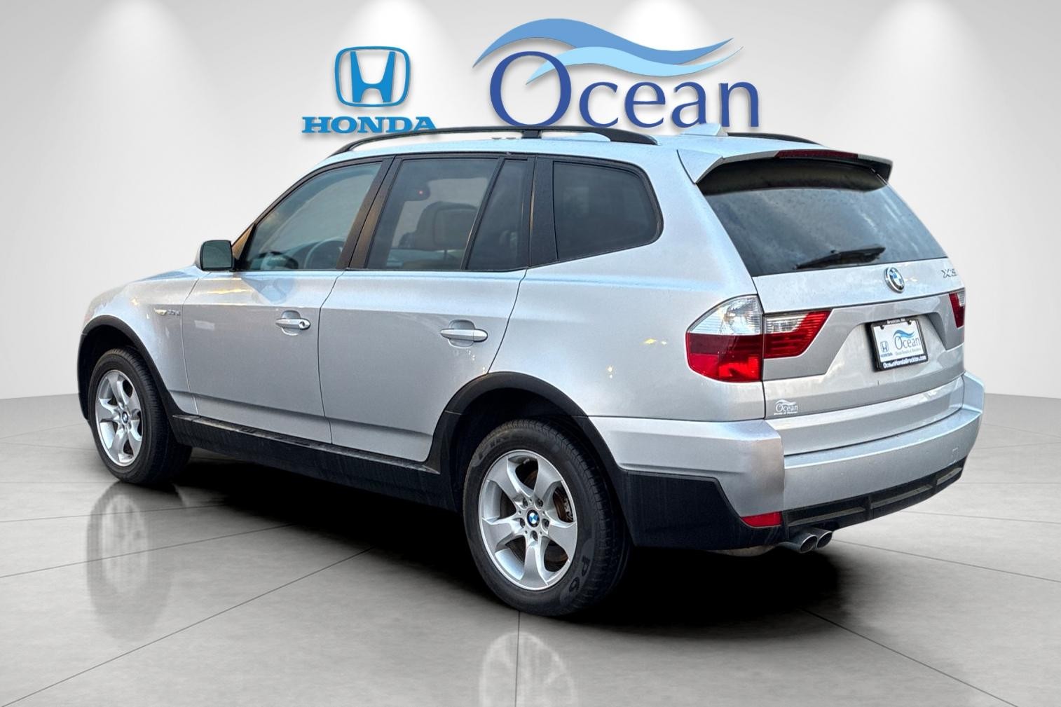 Used 2008 Titanium Silver Metallic BMW 3.0si image 5