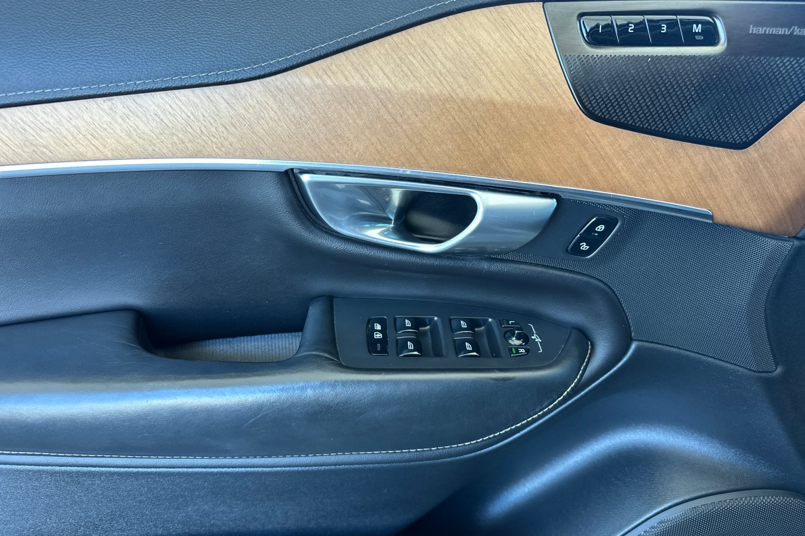 Used 2020 Gray Volvo T6 Inscription image 12